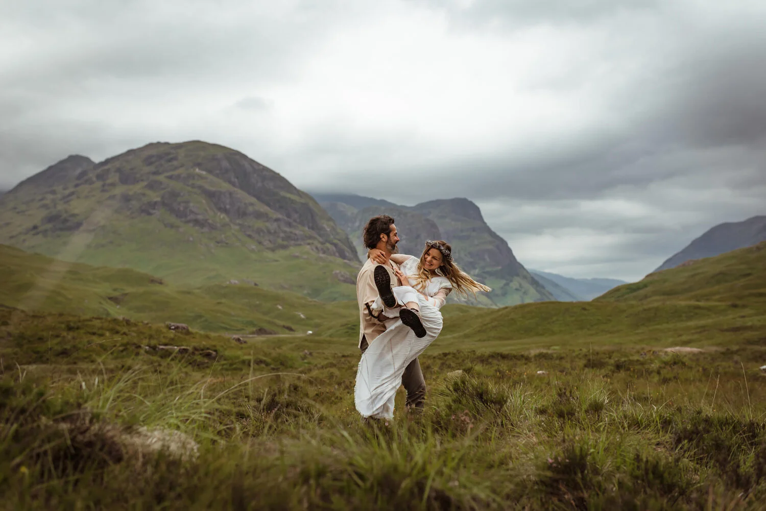 destination-wedding-photography-scotland-highlands.jpg