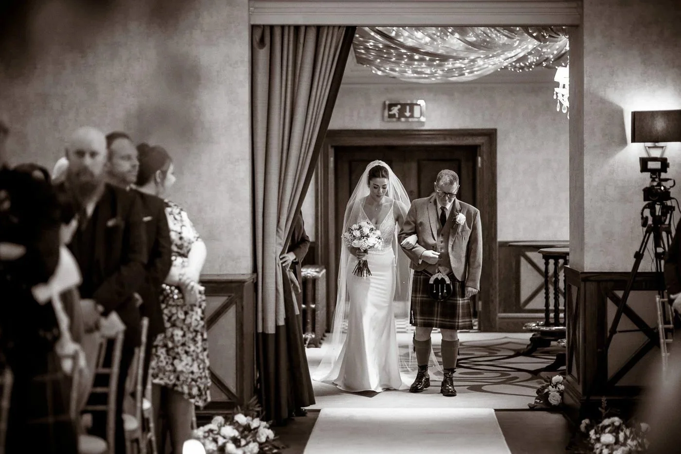 creative wedding photographer glasgow (30).jpg