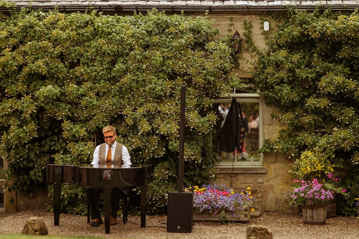 Harburn Barn Wedding - Rhea & Ross (284 of 435).jpg