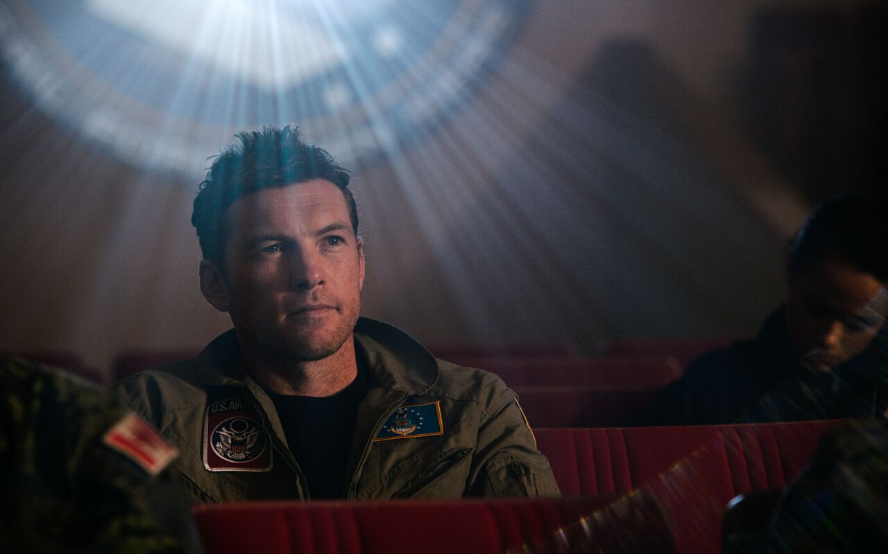 Role : Movement coach Actor: Sam Worthington