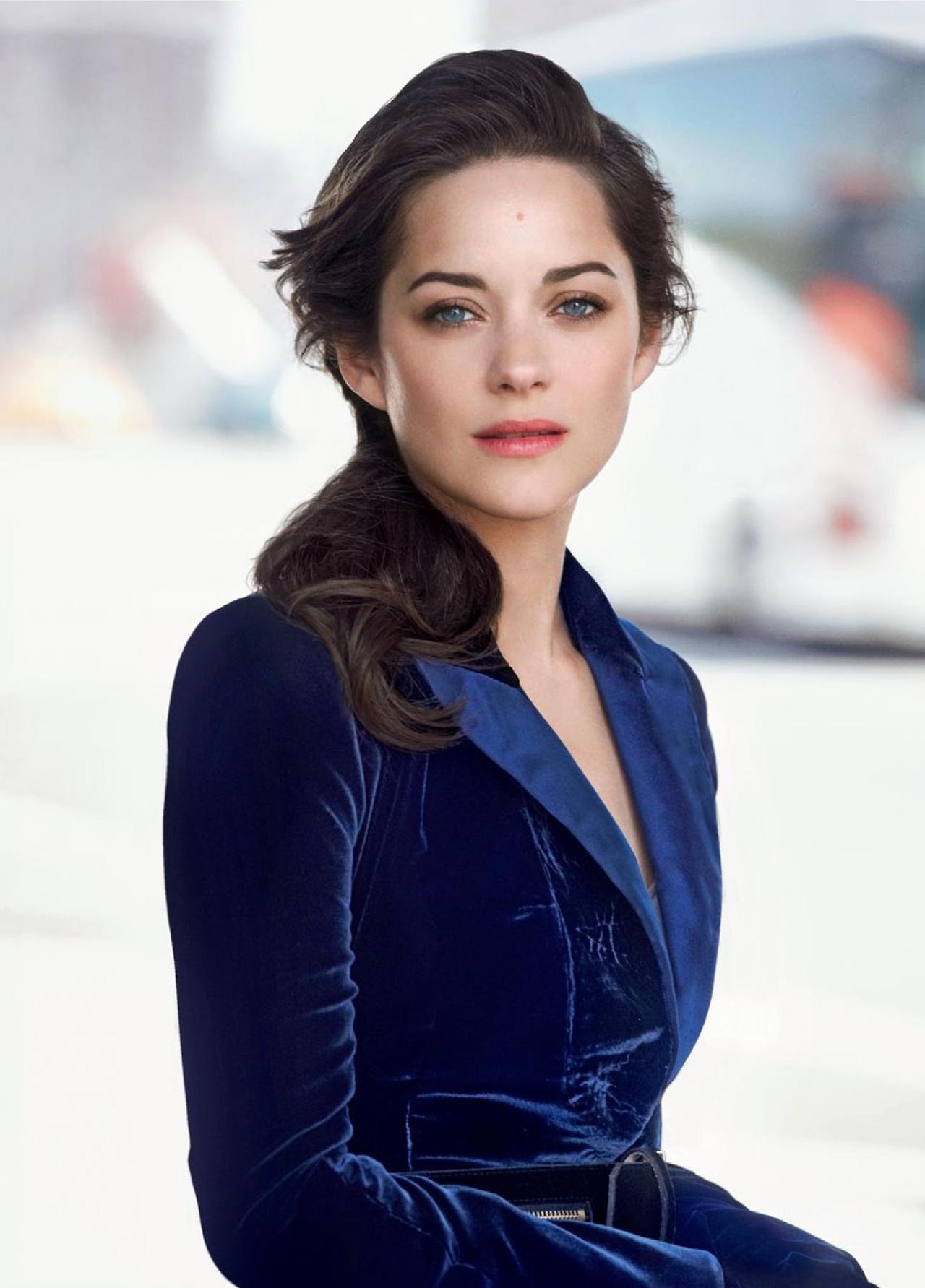 Marion Cotillard blazer.jpg