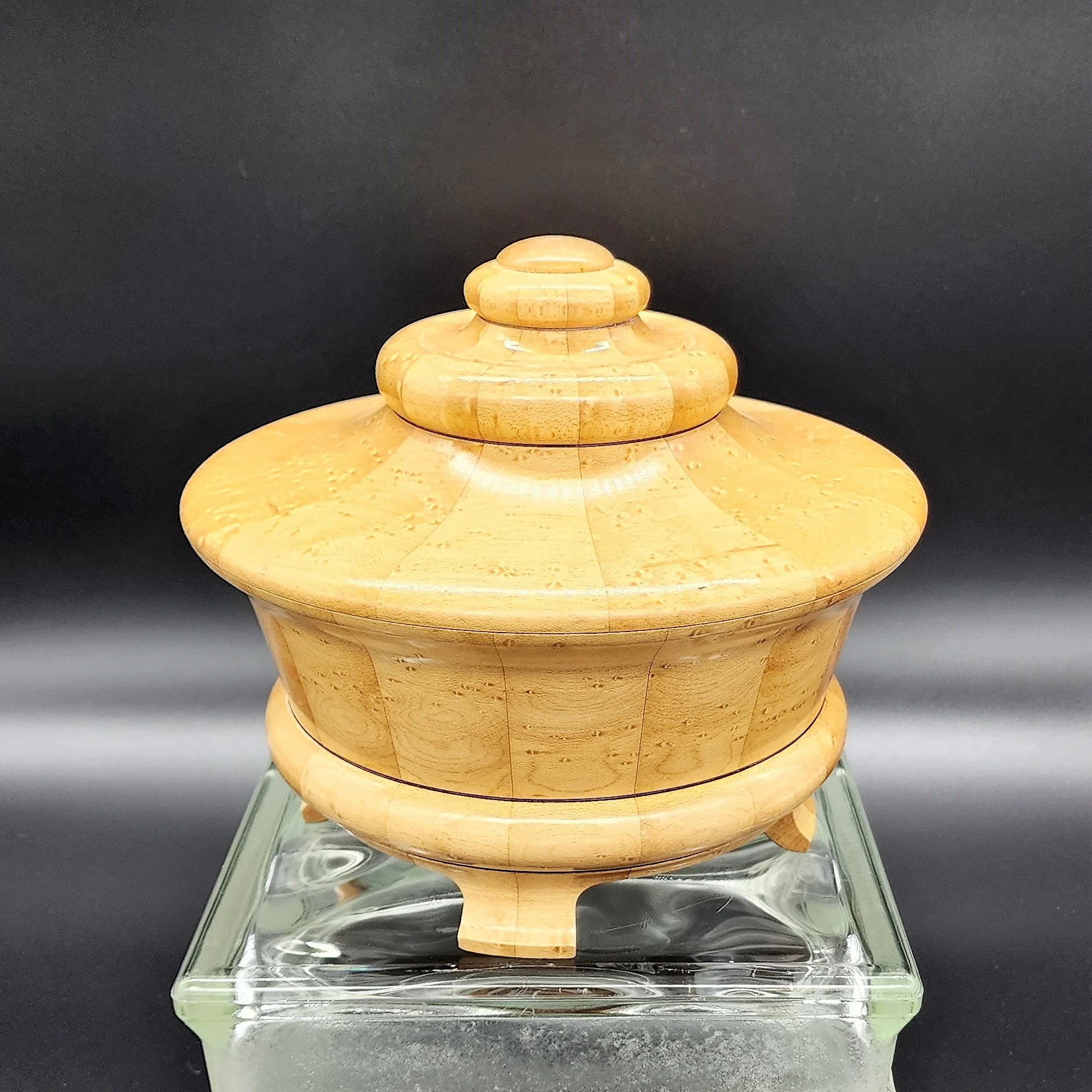 Crown Bowl with Feet 2.jpg