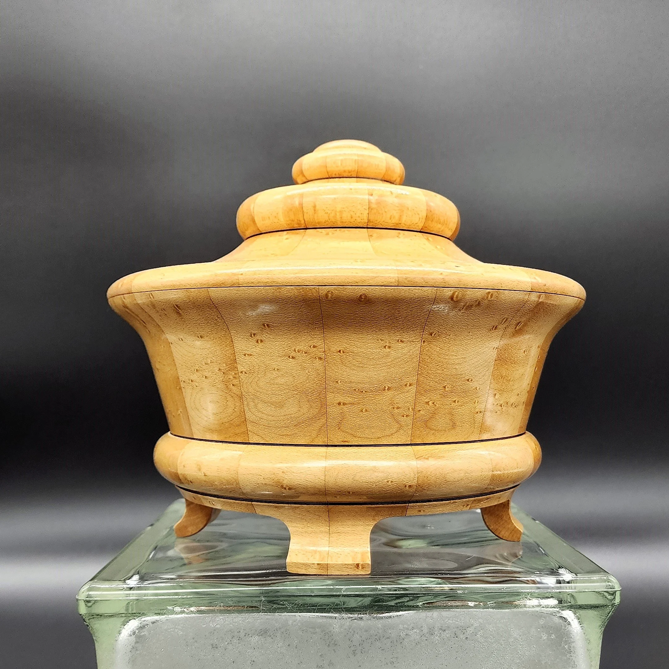 Crown Bowl with Feet 1.jpg