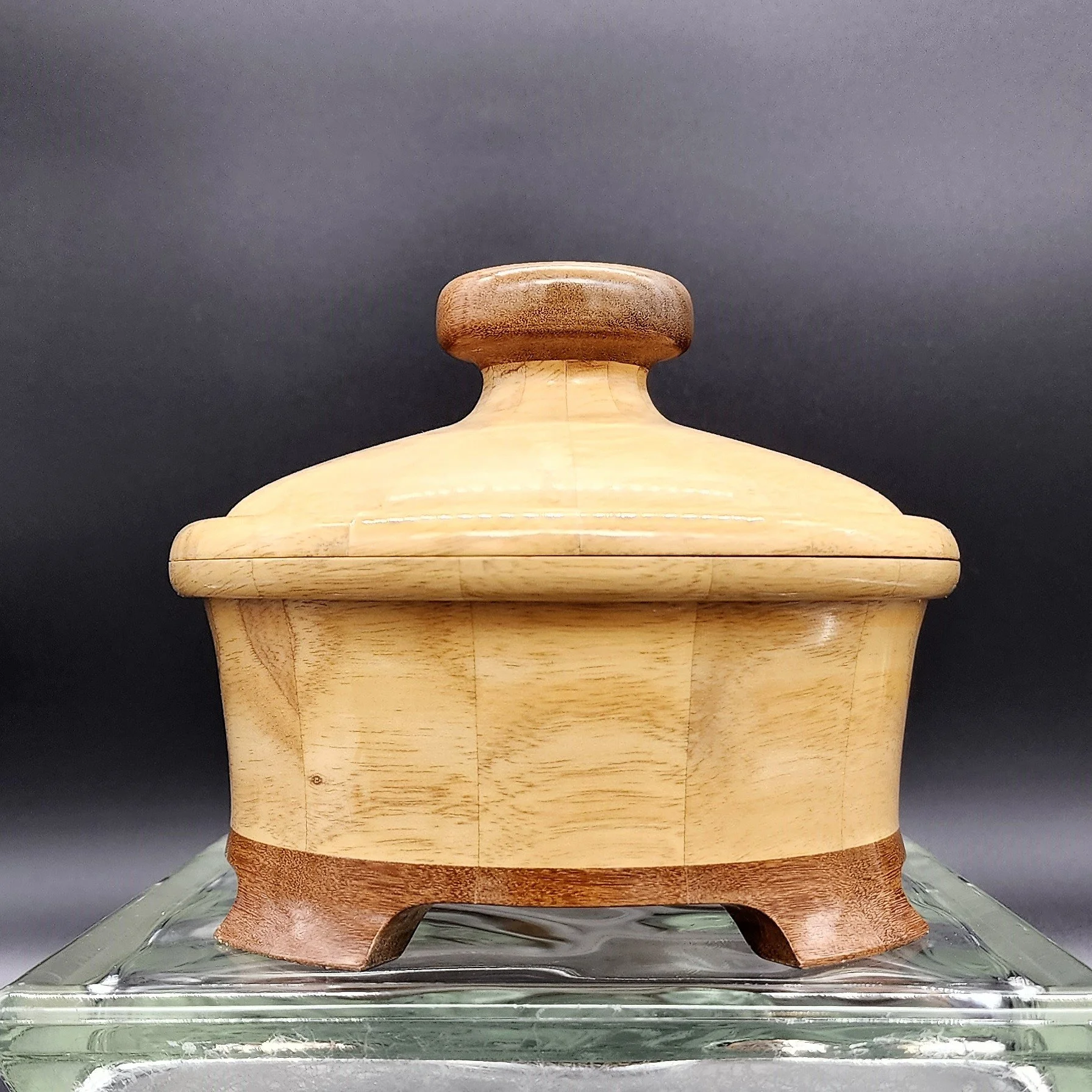 Covered Round Box, Ash and Chichen