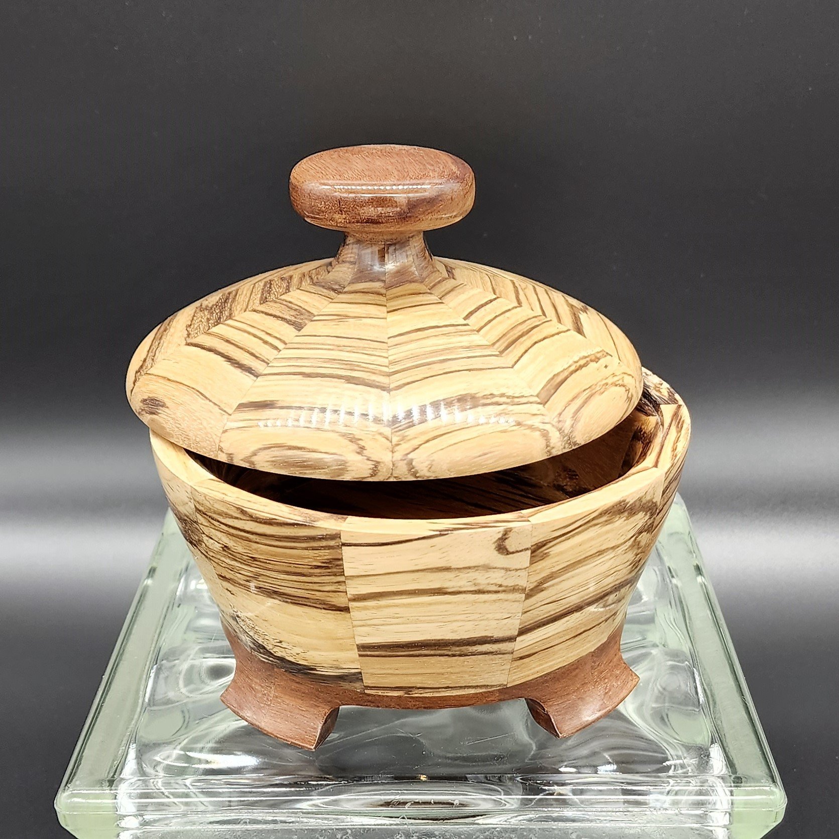 6in Covered Round Box, Zebra and Chichen 4.jpg