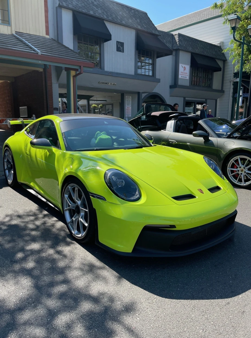 Porsches on main green car.png