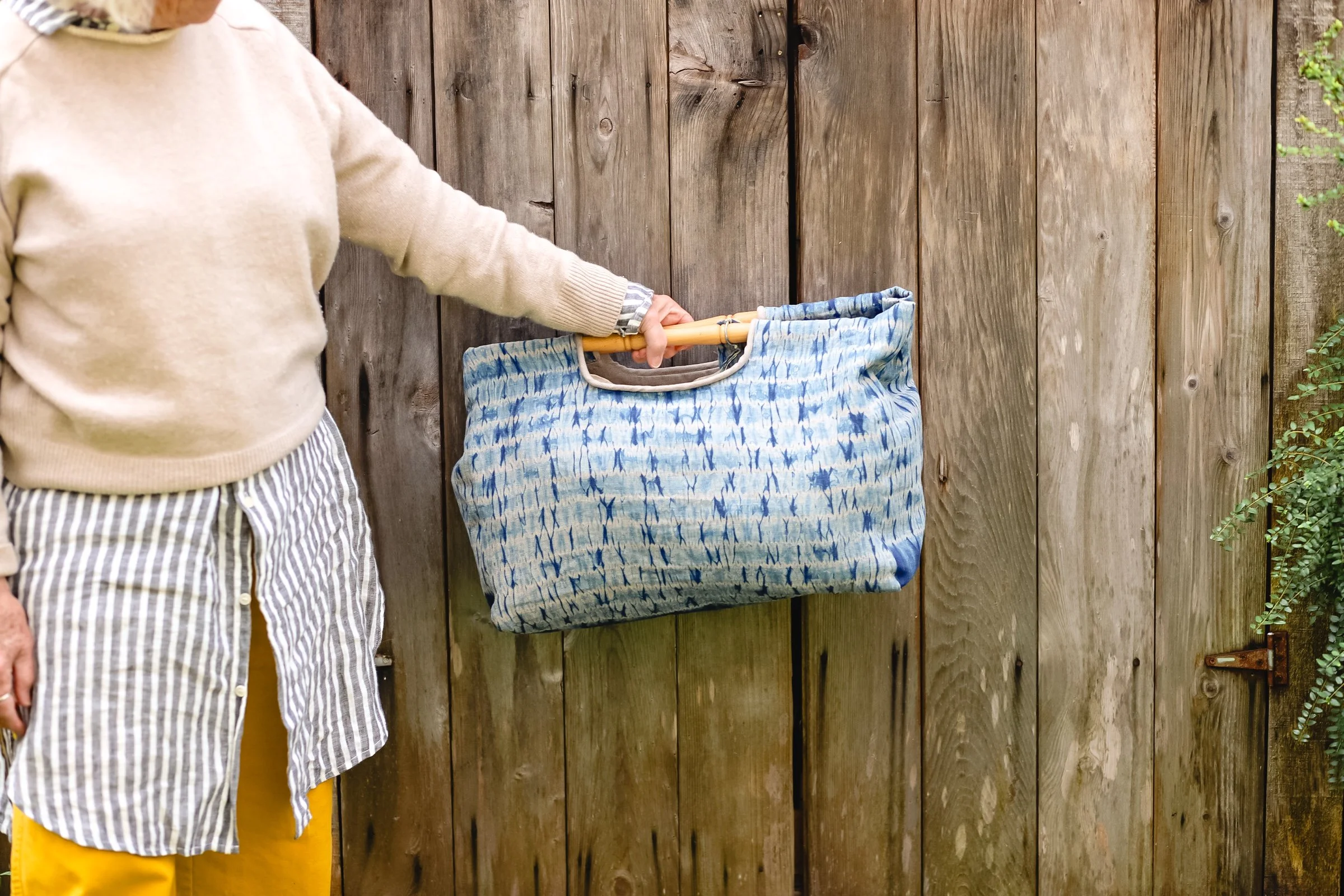 Indigo Arashi Shibori Fabric with Wooden Handles — Wilde-Works