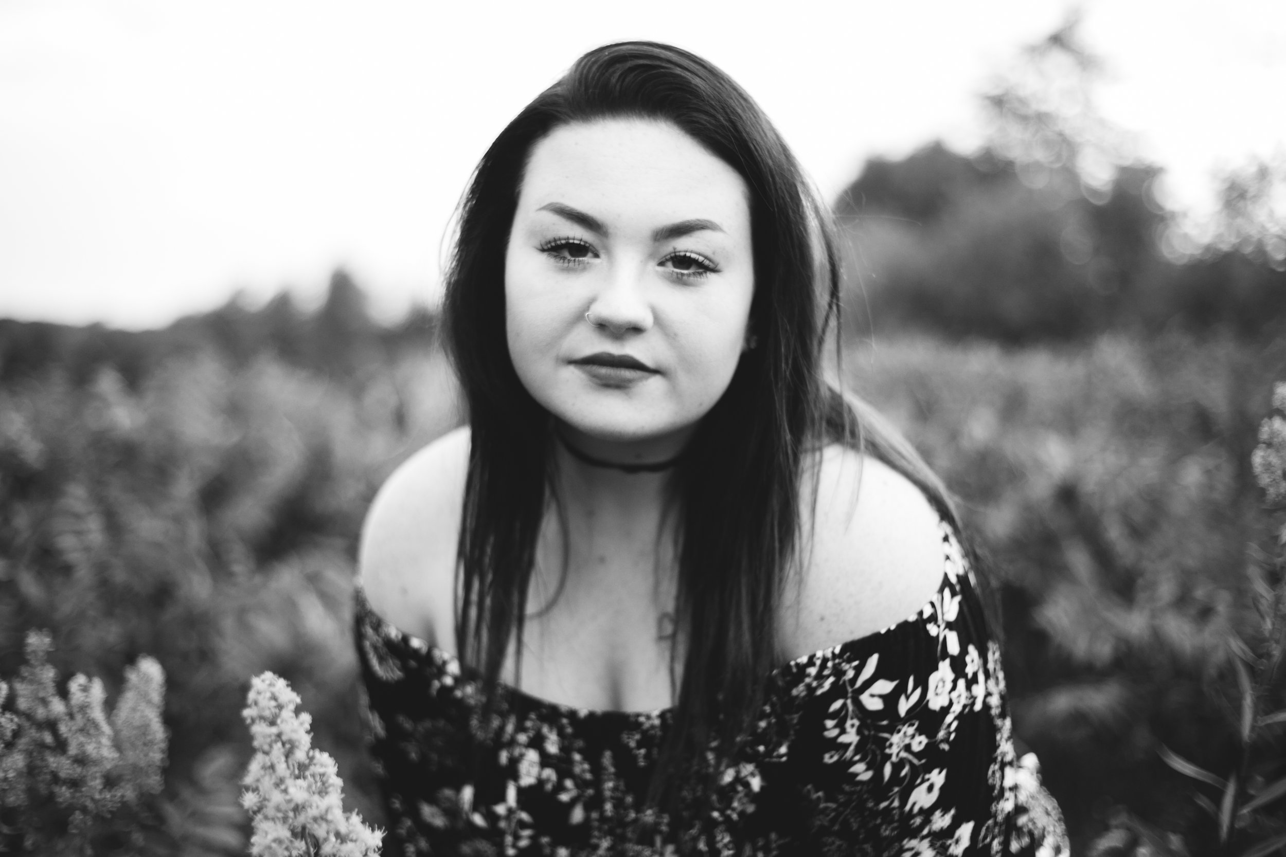 black and white photo of high school senior in Hudson WI