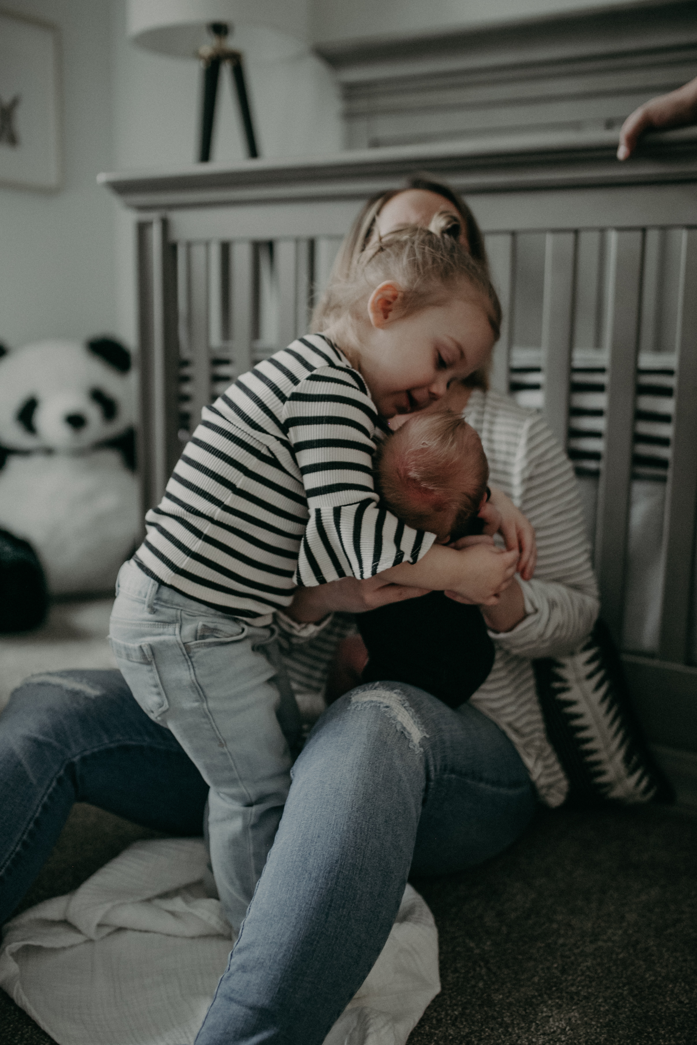 River_Falls_Lifestyle_Newborn_Family_Photographer35.jpg