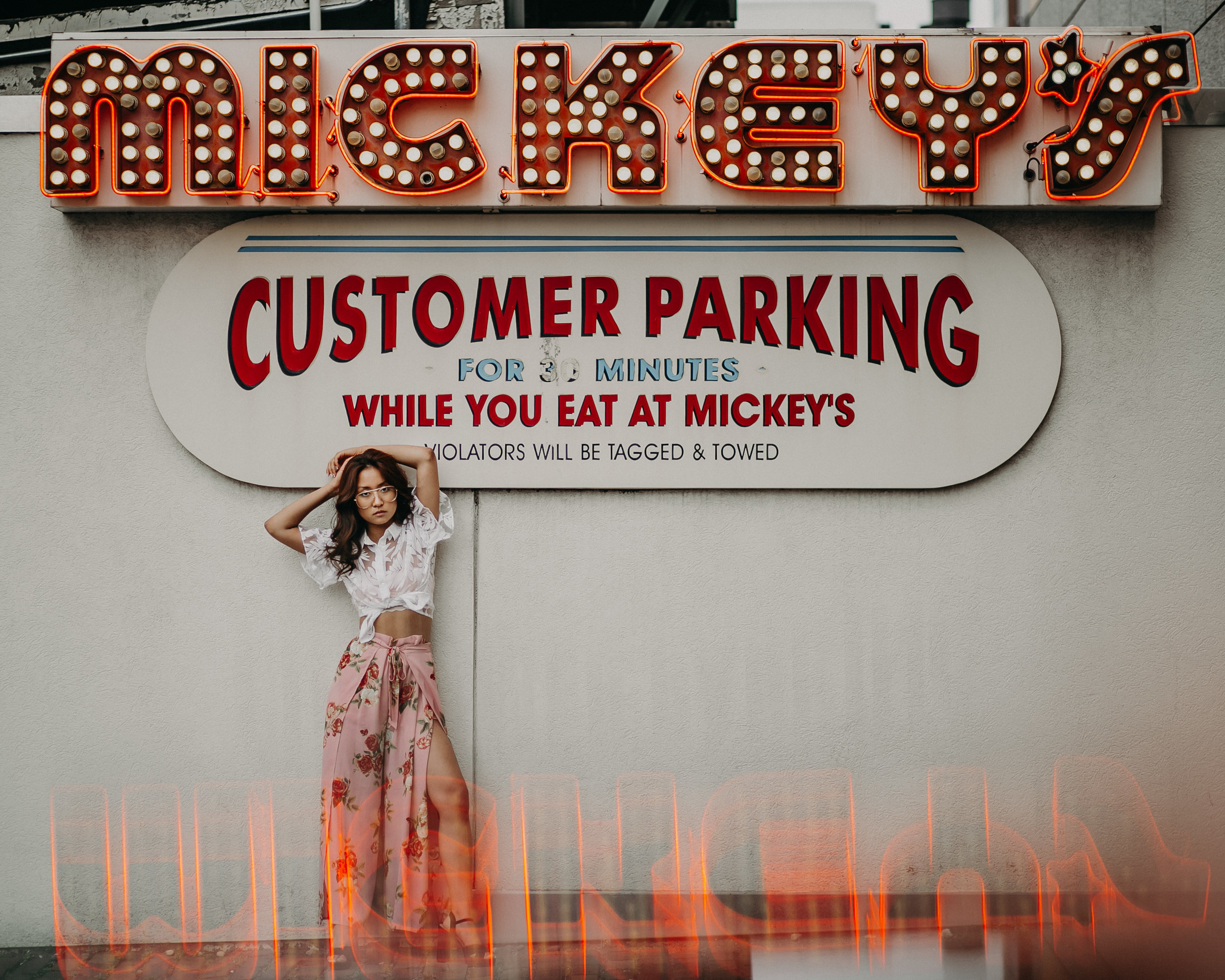 mickeys-diner-lights-senior-photos-historic-st-paul-mn