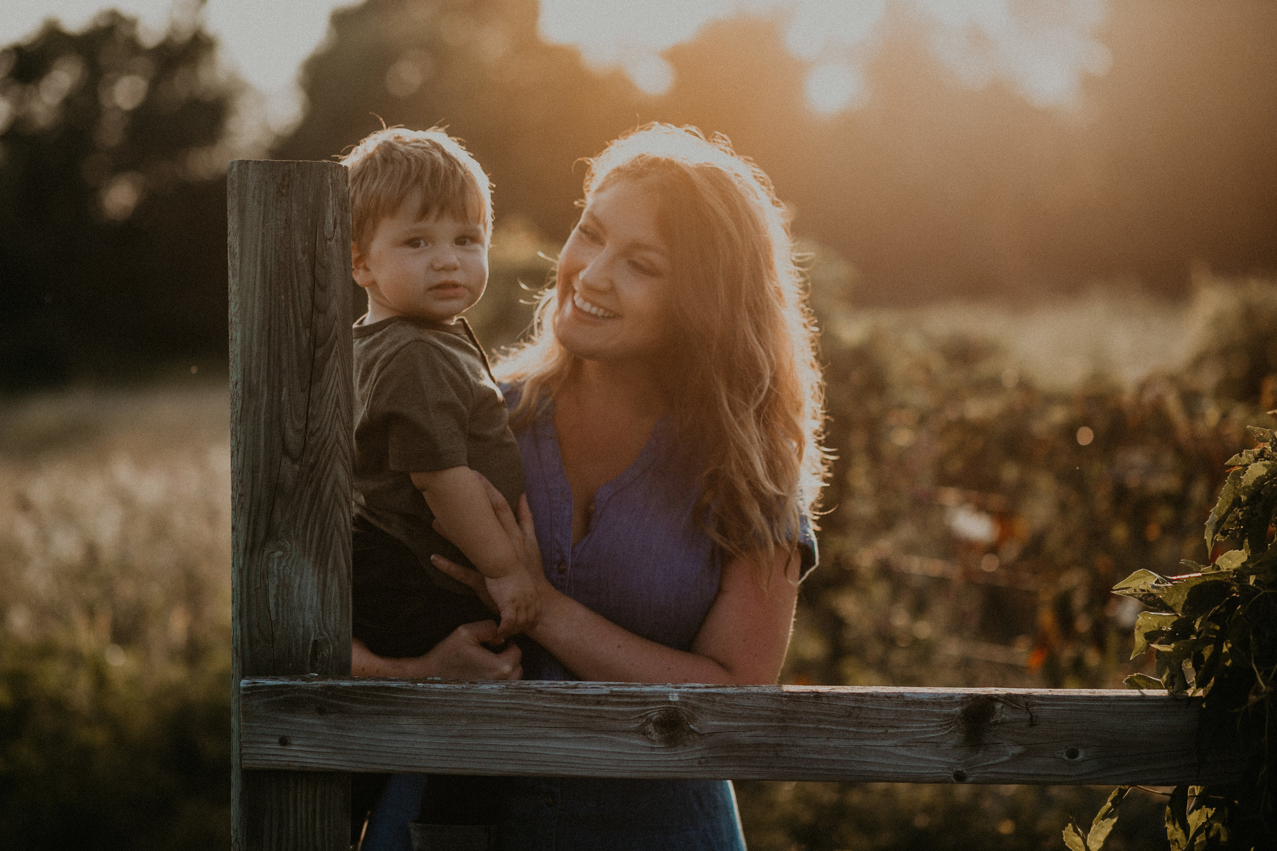 River Falls WI lifestyle family photographer sunset