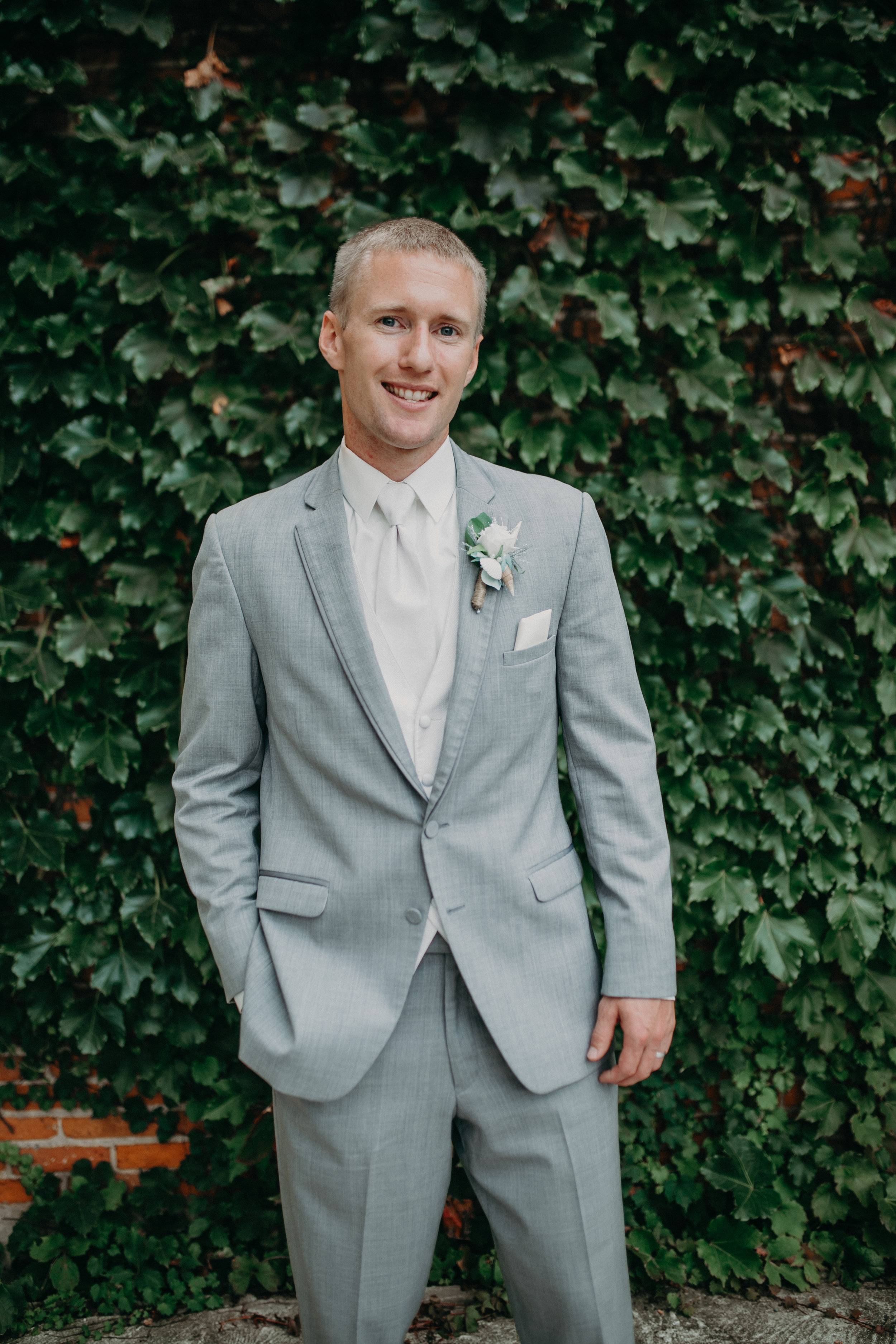 Jake-lenz-groom-marshfield-wi-wedding-photographer