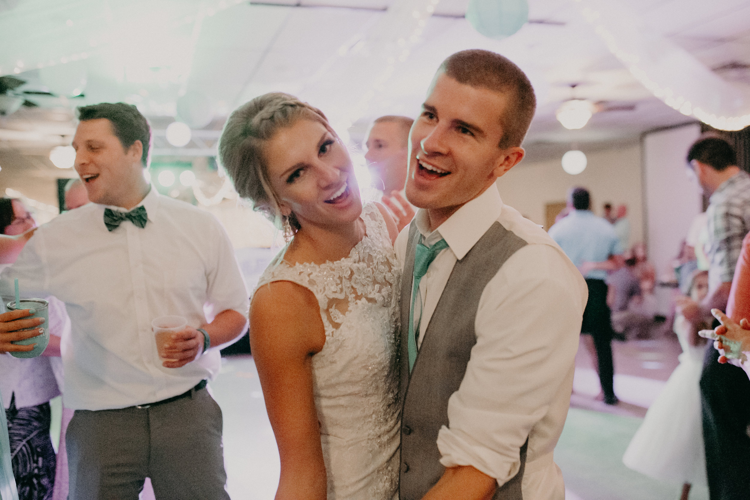 eagles-club-marshfield-wi-wedding-reception-dancing