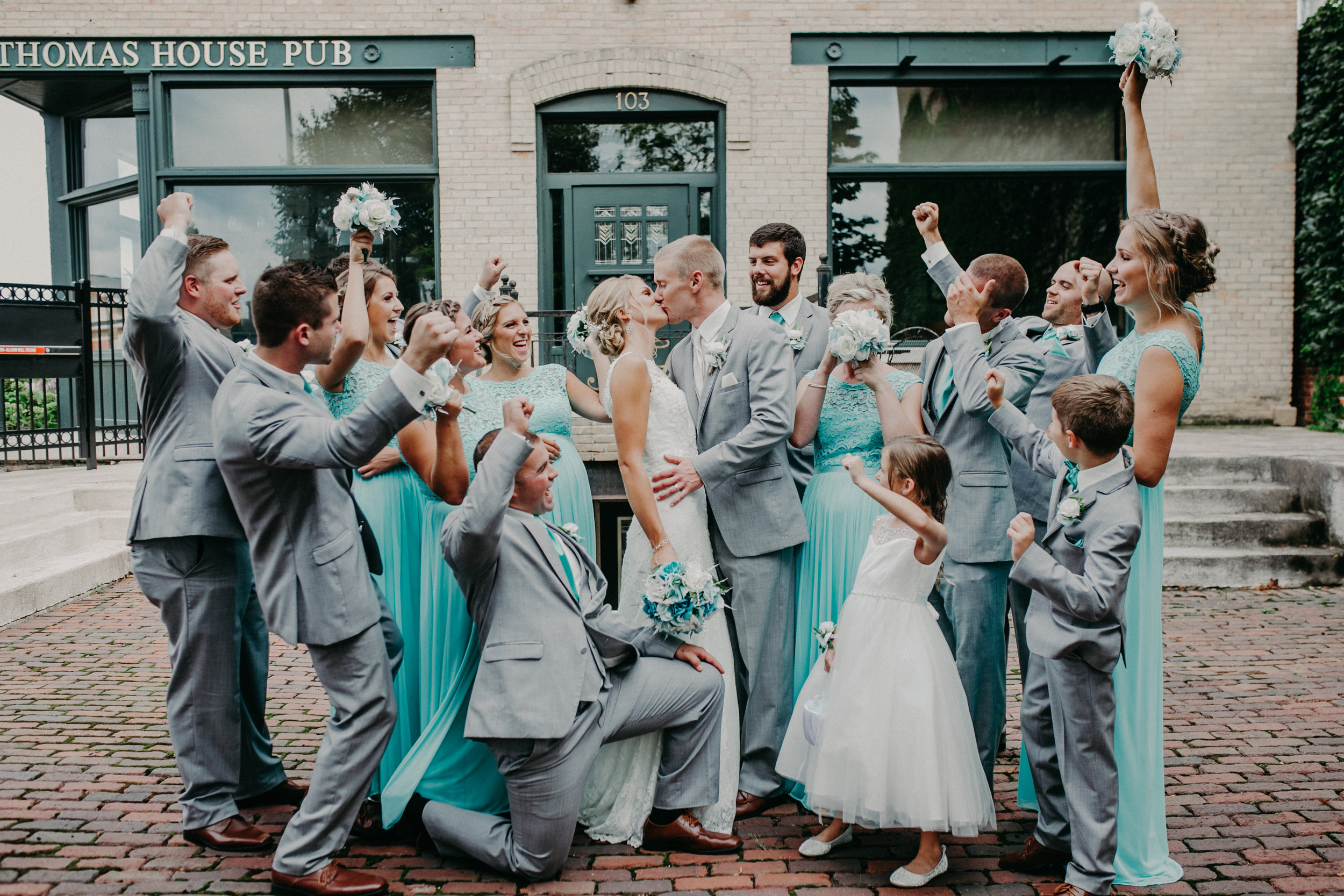 marshfield-wi-wedding-photographer-thomas-house-bridal-party