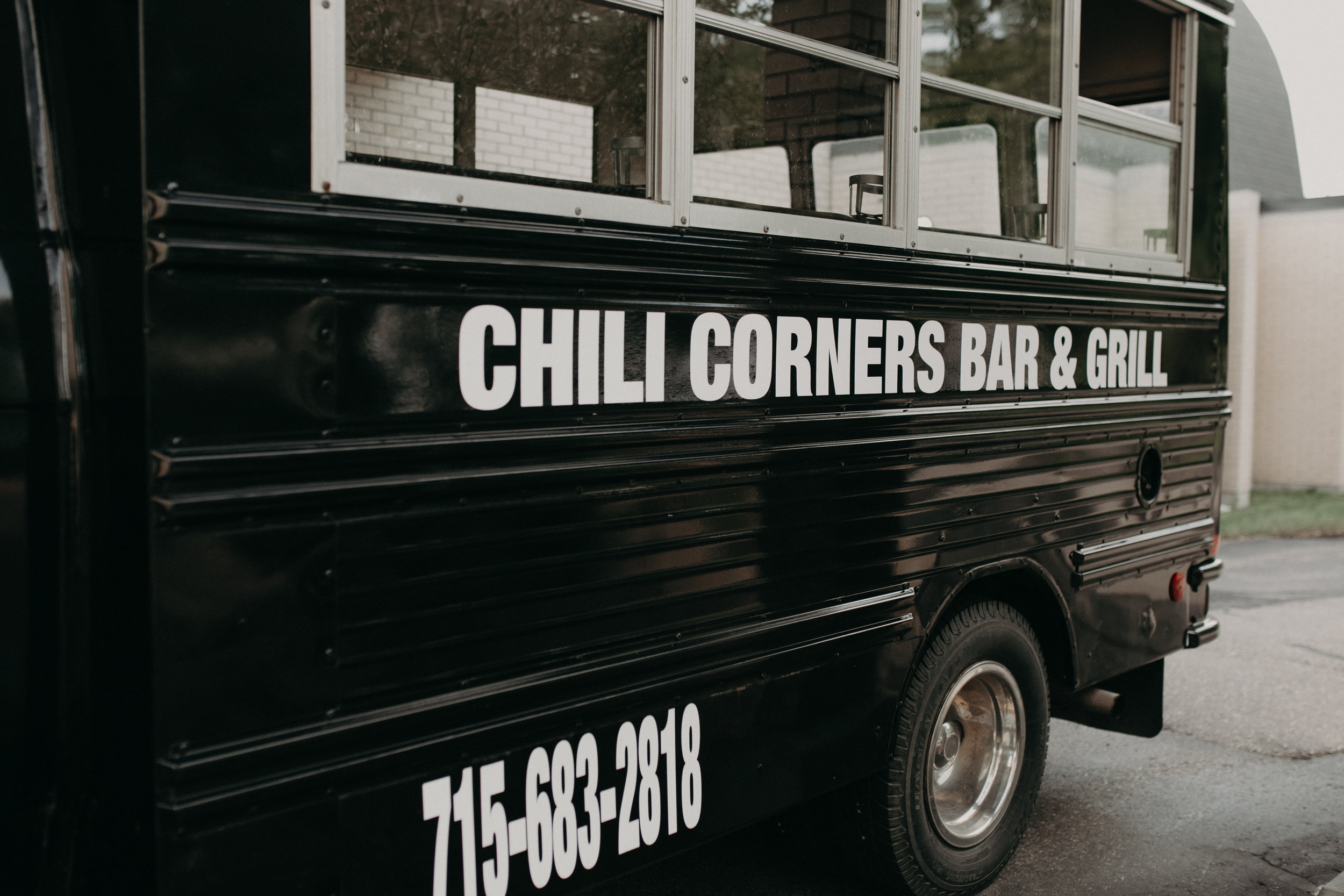 chili-corners-bar-grill-bus-party-wedding