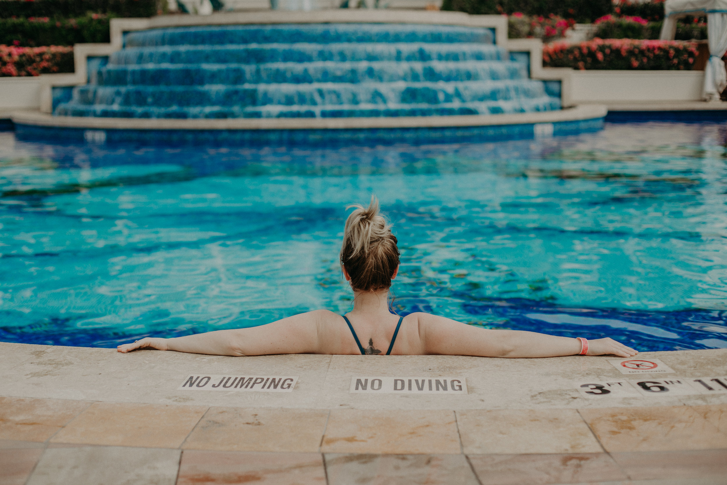 hibiscus_pool_woman_adults_only_grand_wailea_maui