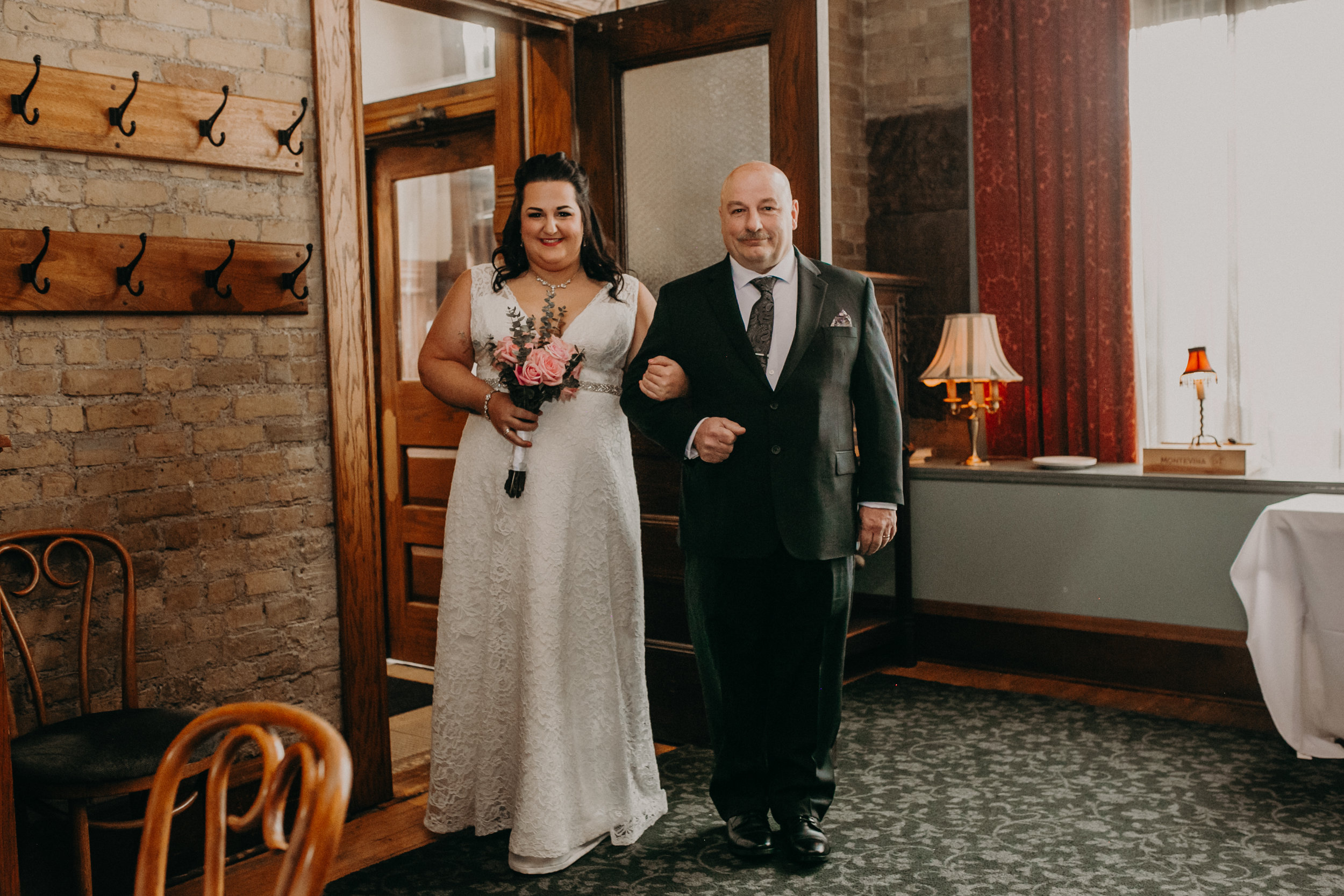 Intimate_Wedding_St_Paul_MN_WA_Frost_Sweeneys_Andrea_Wagner_Photography (42 of 99).jpg