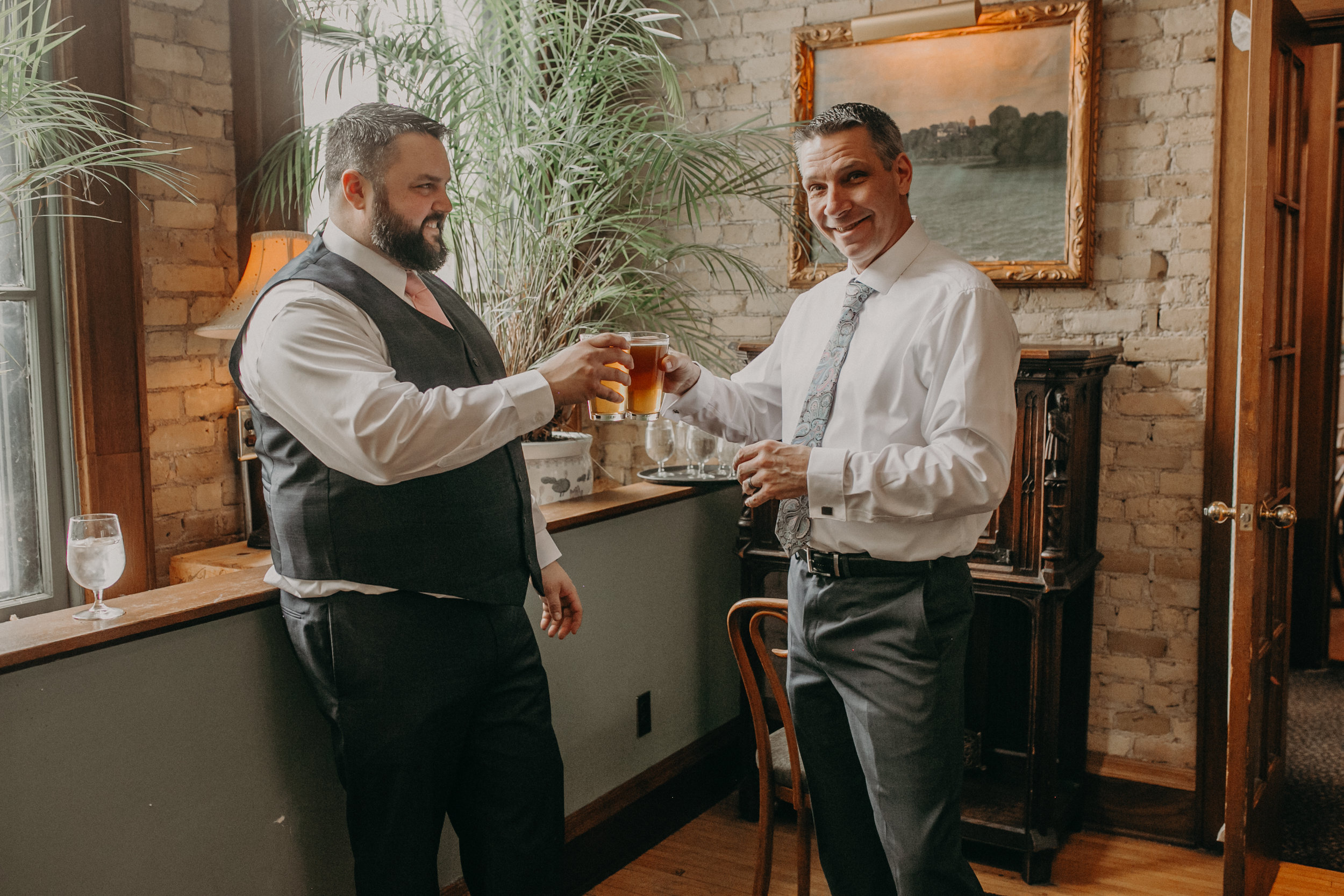 Intimate_Wedding_St_Paul_MN_WA_Frost_Sweeneys_Andrea_Wagner_Photography (10 of 99).jpg