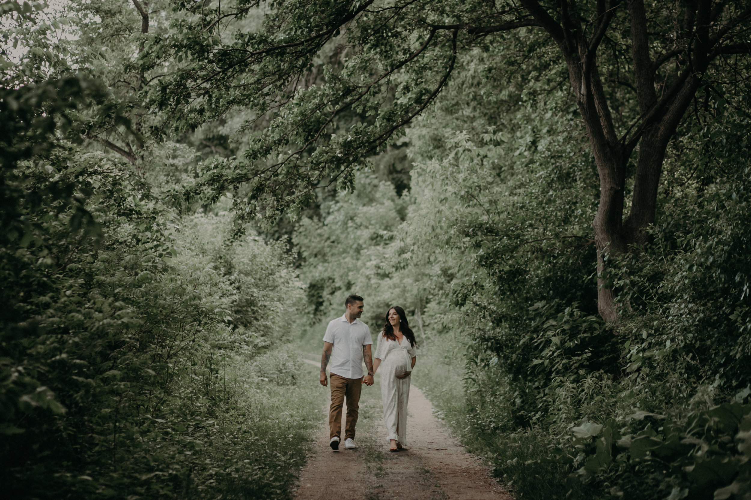 a whimsical Minneapolis maternity session with blogger Happy Urbanism