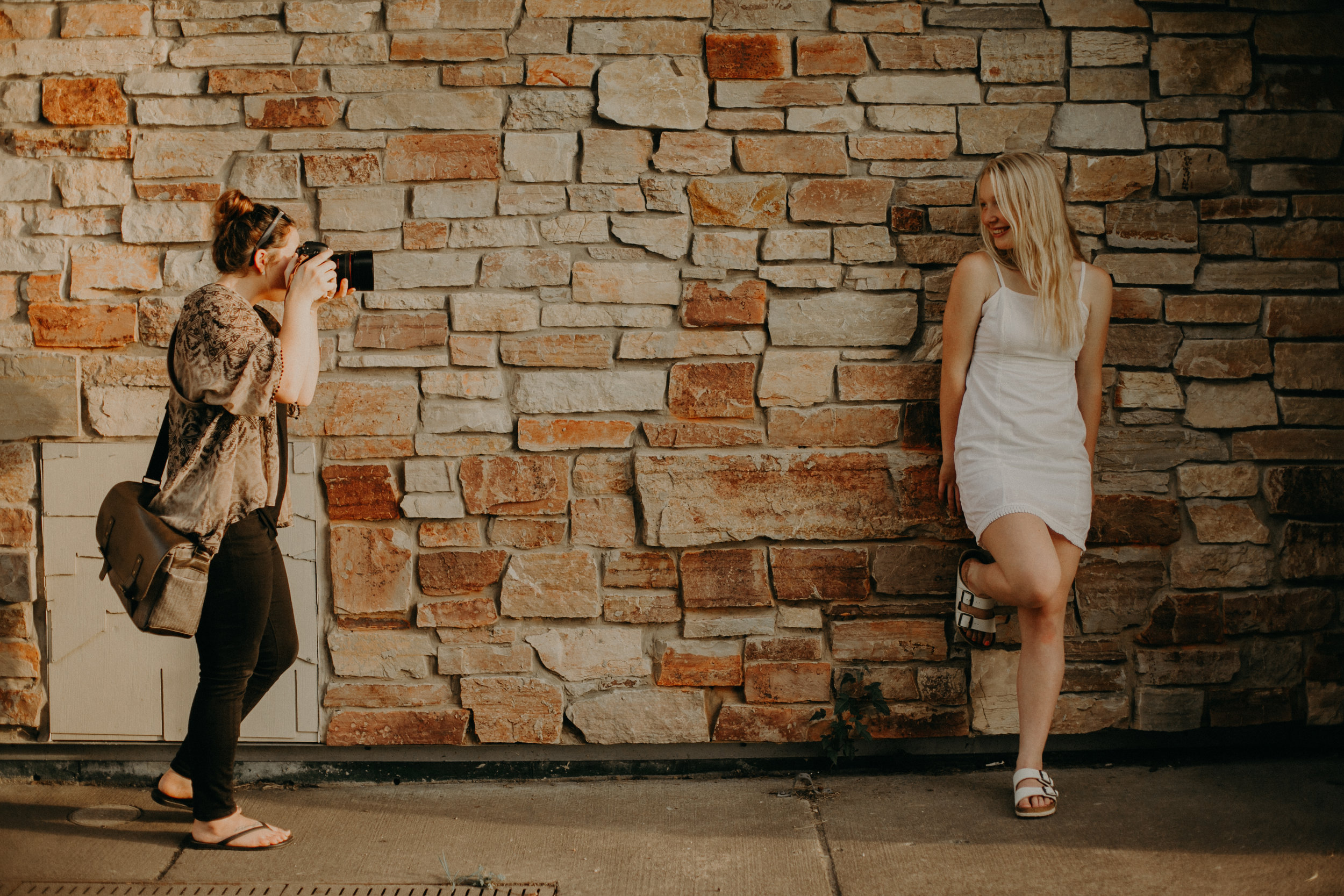 behind the scenes of a senior photo shoot with Andrea Wagner Photography
