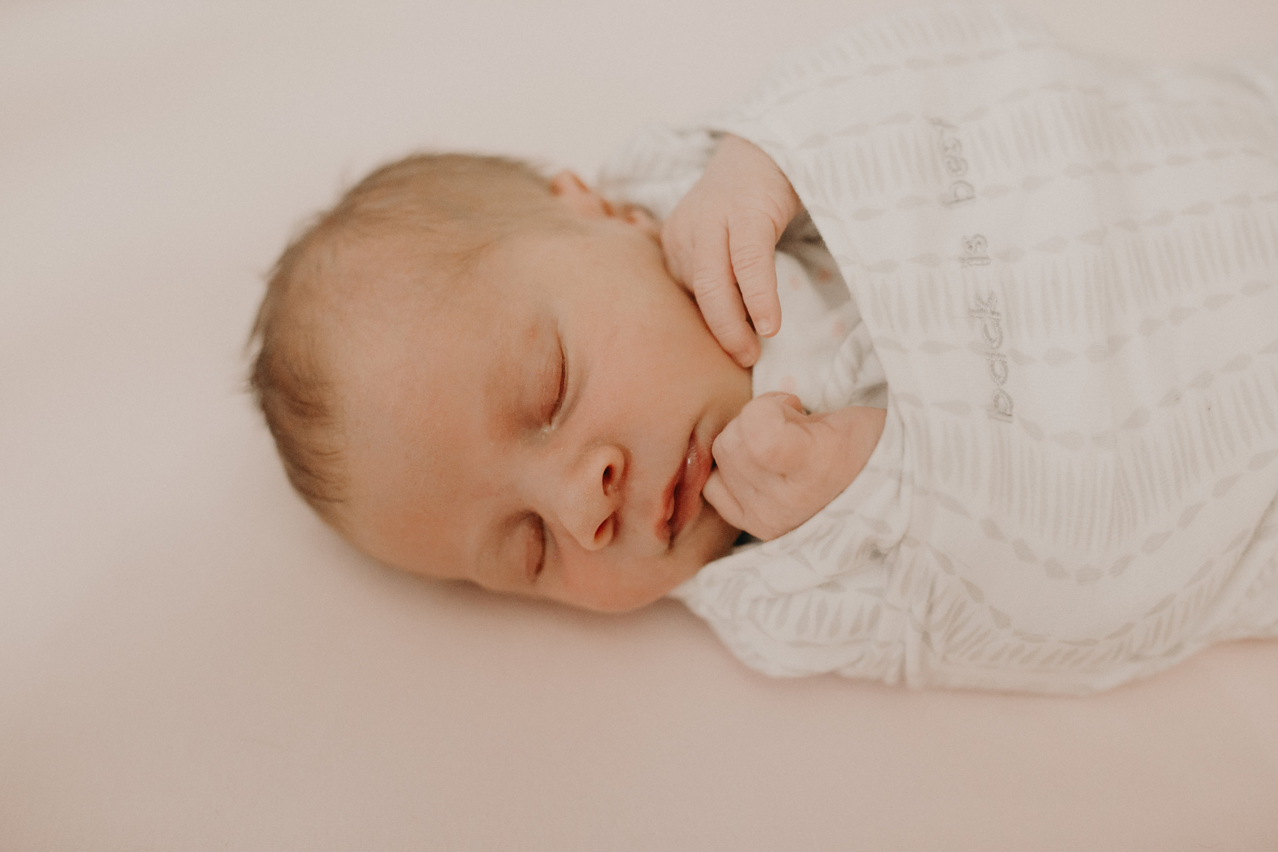 Edina_MN_Lifestyle_Newborn_Photographer_Andrea_Wagner_Photography (12 of 31).jpg