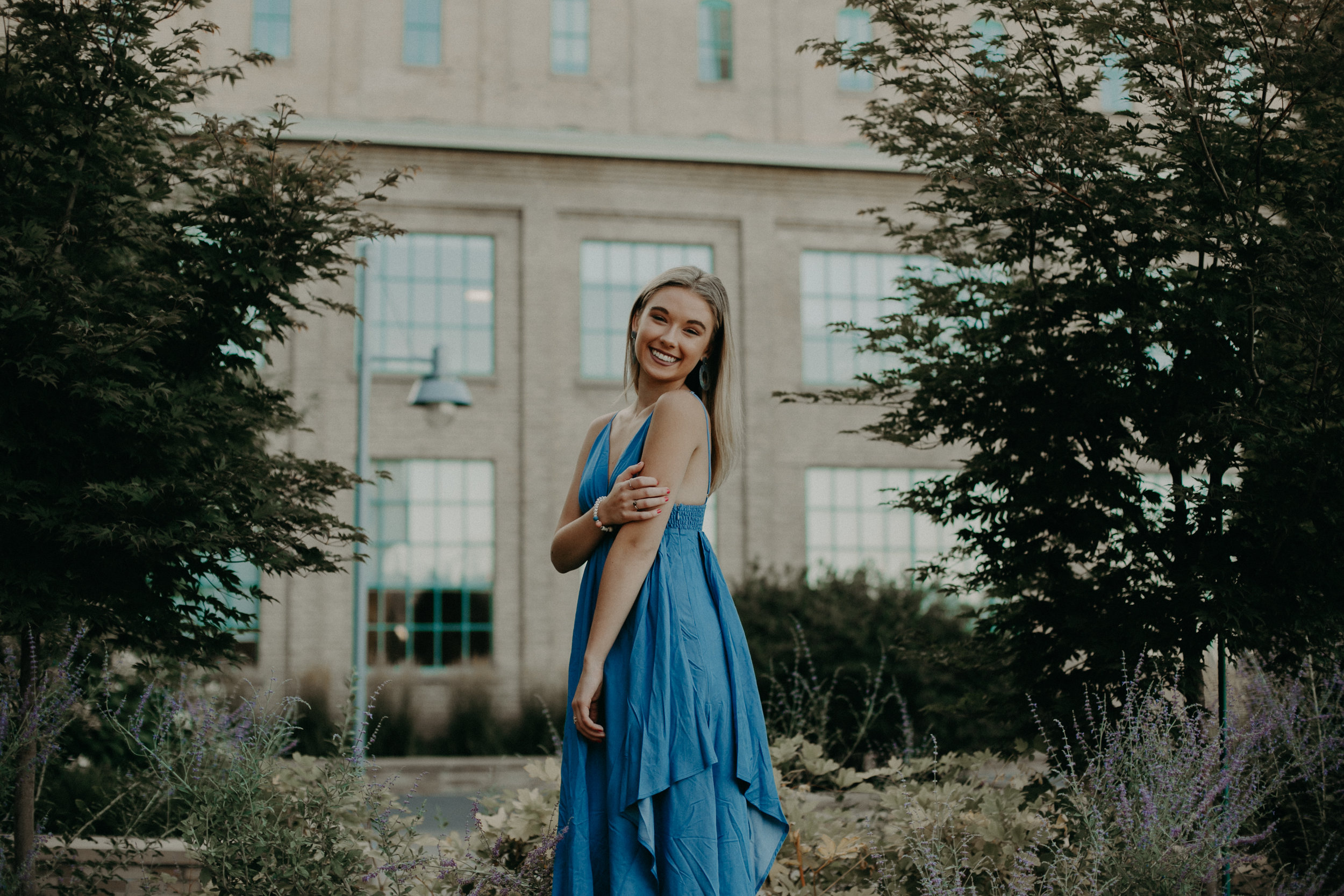 Minneapolis_MN_Mill_Ruins_Downtown_Senior_Session_AWP (29 of 47).jpg