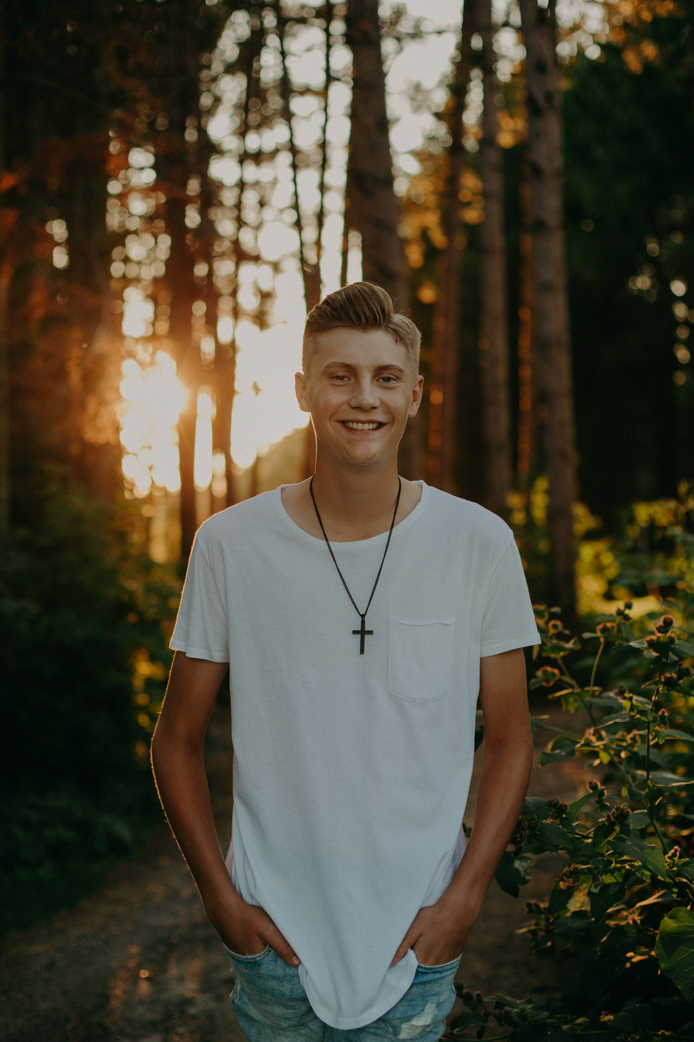 Spring Valley WI senior photographer Andrea Wagner captures sunset session