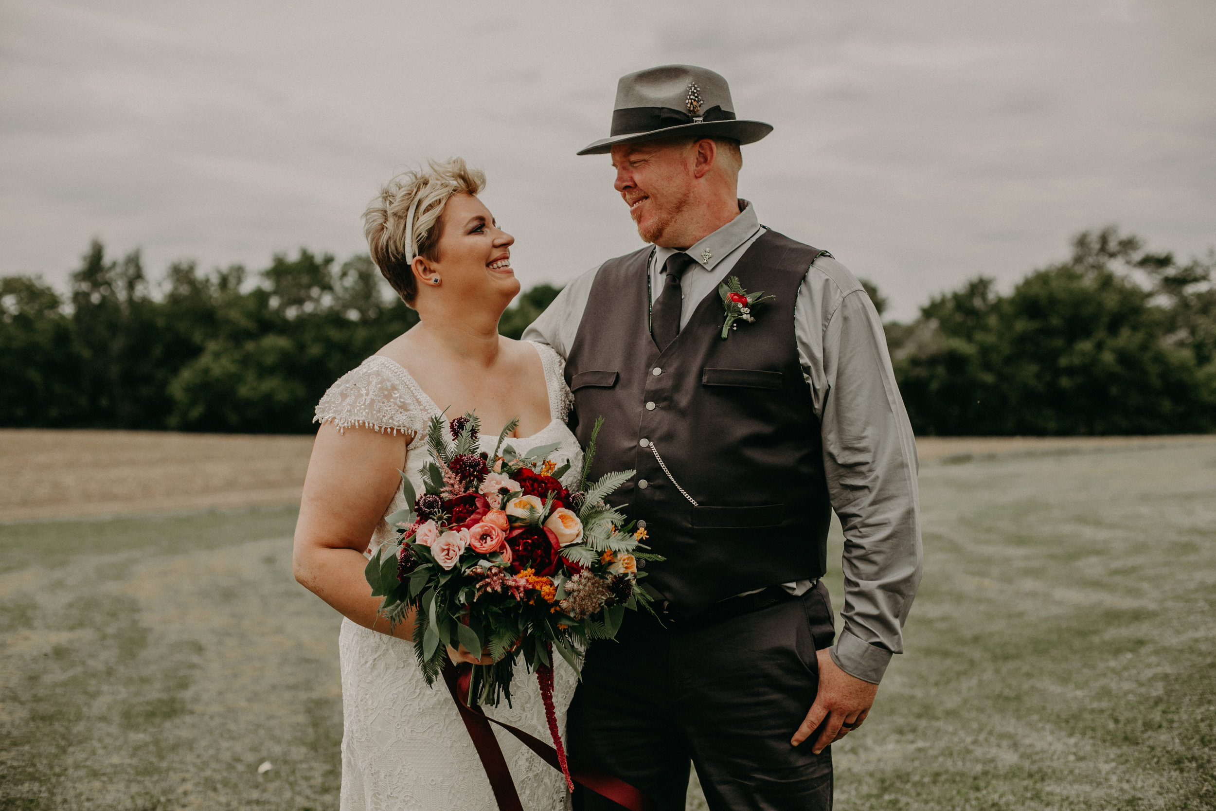 ellsworth wi wedding photographer Andrea Wagner captures outdoor portraits of bride and groom 
