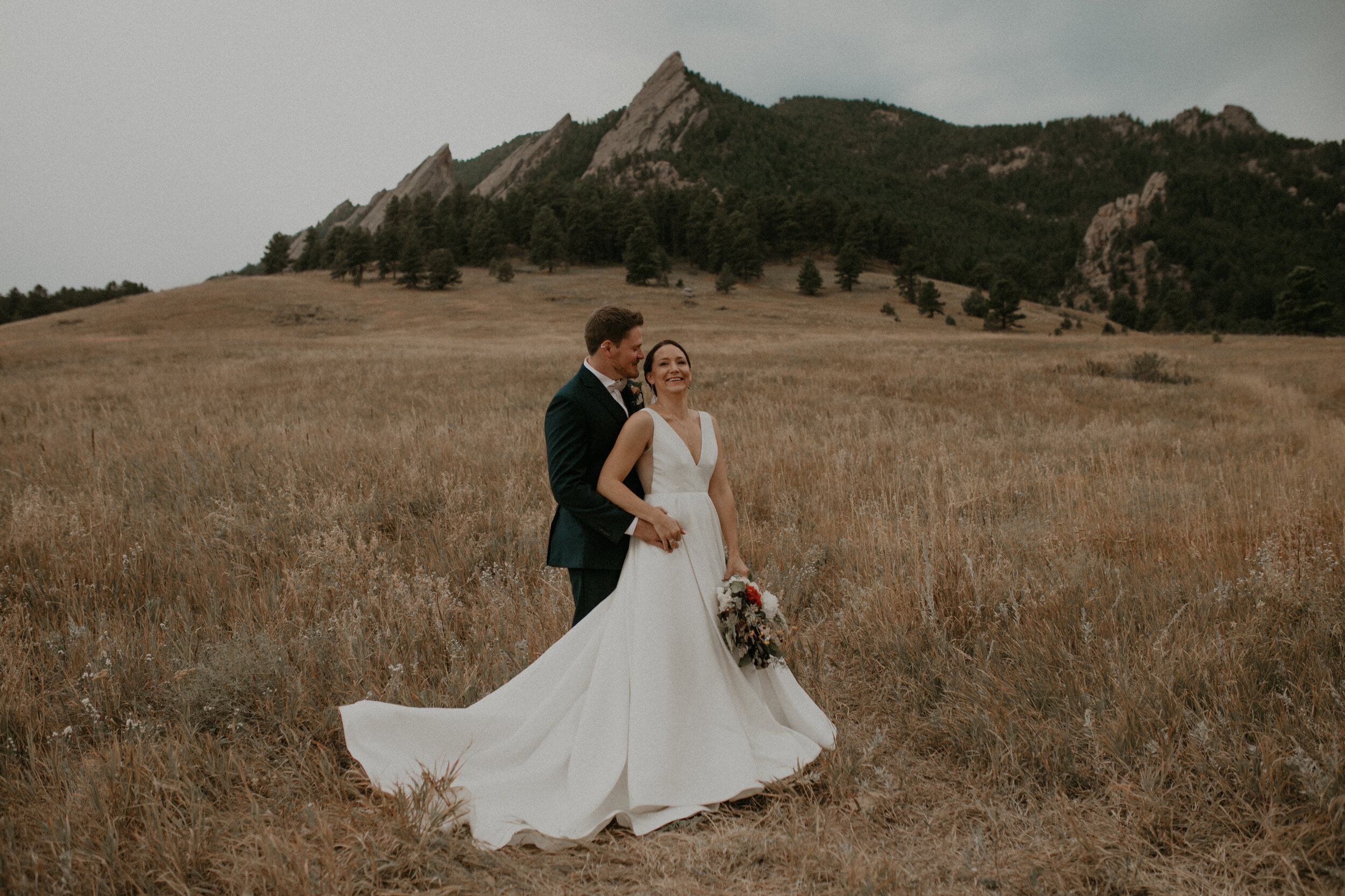  sunset wedding at ChautauquaPark photographed by Andrea Wagner Photography 