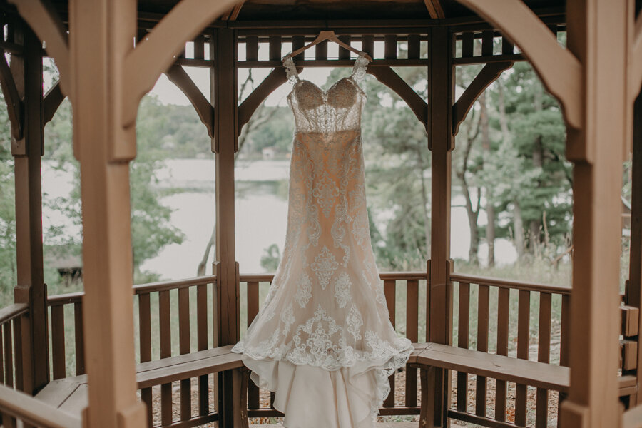 Hancock_Stichert_Wedding_Pine_Lake_Waupaca_007.jpg