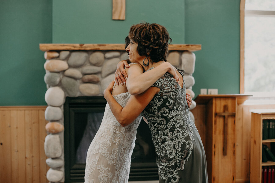 Hancock_Stichert_Wedding_Pine_Lake_Waupaca_038.jpg