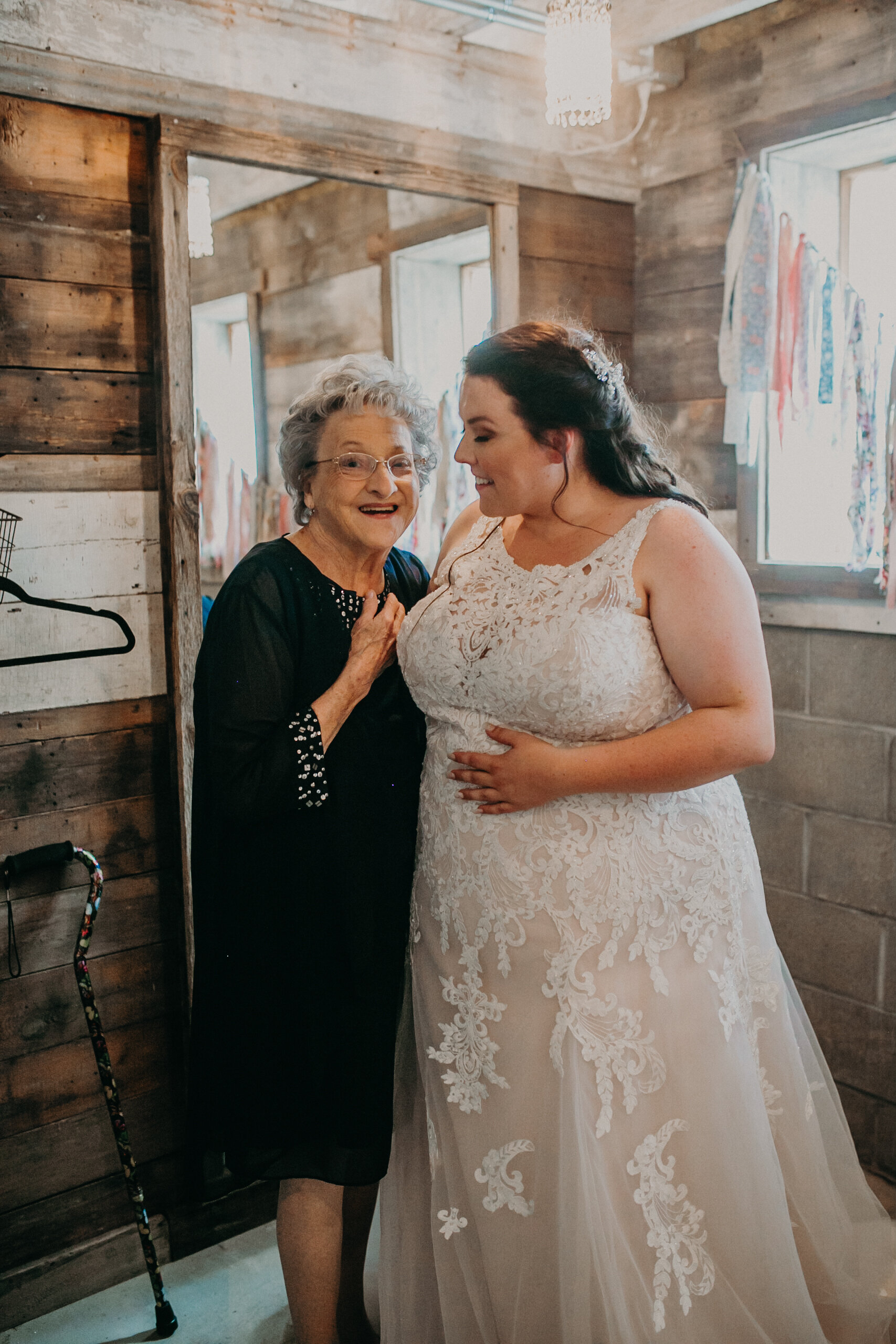  Andrea Wagner Photography captures wedding day with grandma at Mumm Barn 