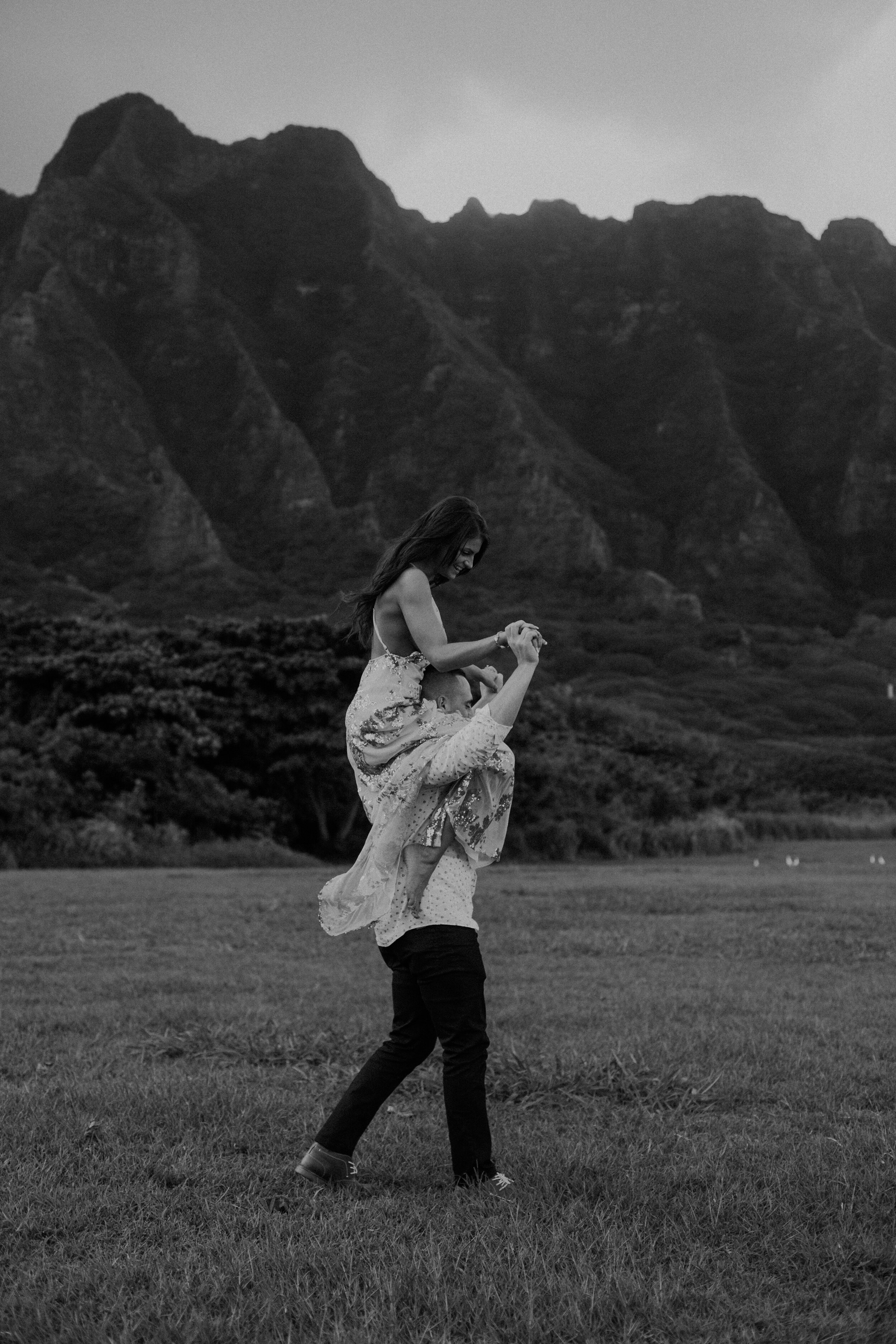  Oahu Engagement Session. Oahu Hawaii Couple Engagement Photoshoot. Tropical Engagement Session. Oahu Hawaii. Engagement Session. Couple Photos. Adventurous Couple. Adventurous Engagement Session. Wedding Photographer. Engagement Photographer. Authen