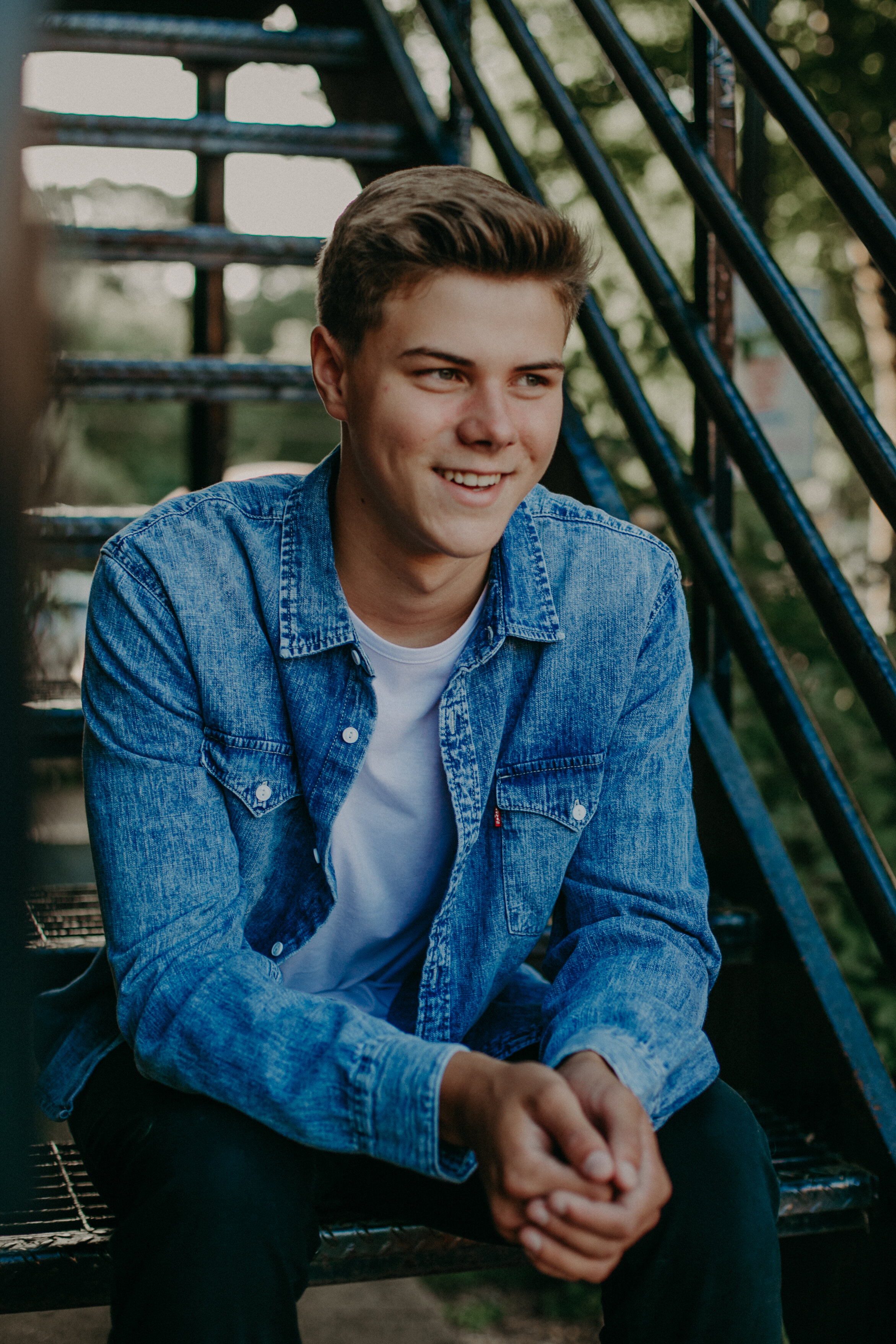 Outdoor Senior Photos in Cle Elum: Jett Favero -