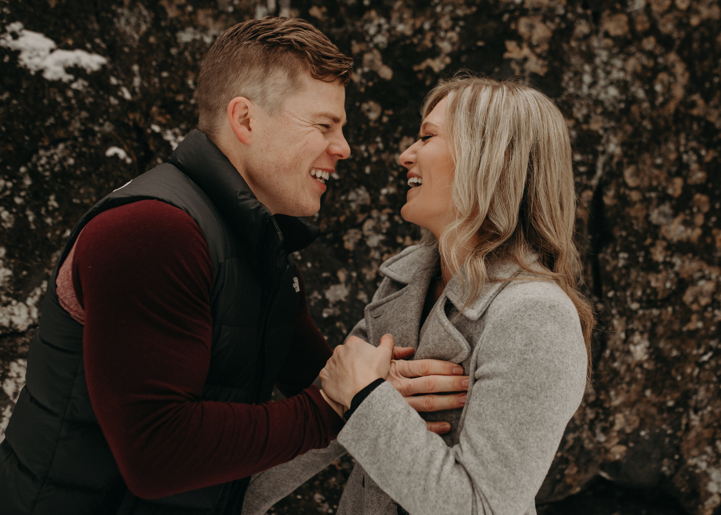  Osceola WI Engagement Session. Interstate State Park Engagement Session. Winter Engagement Session. Winter in Wisconsin Engagement Photoshoot. Wisconsin Couple Photos. Adventurous Couple. Adventurous Engagement Session. Wisconsin Wedding Photographe