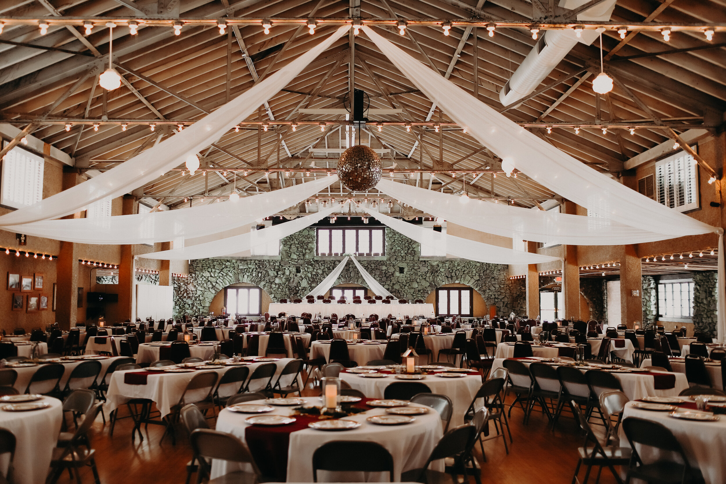  Andrea Wanger Photography cozy winter Wisconsin wedding. Perfect Wisconsin wedding in February. Elegant winter wedding. Winter wedding reception details. 