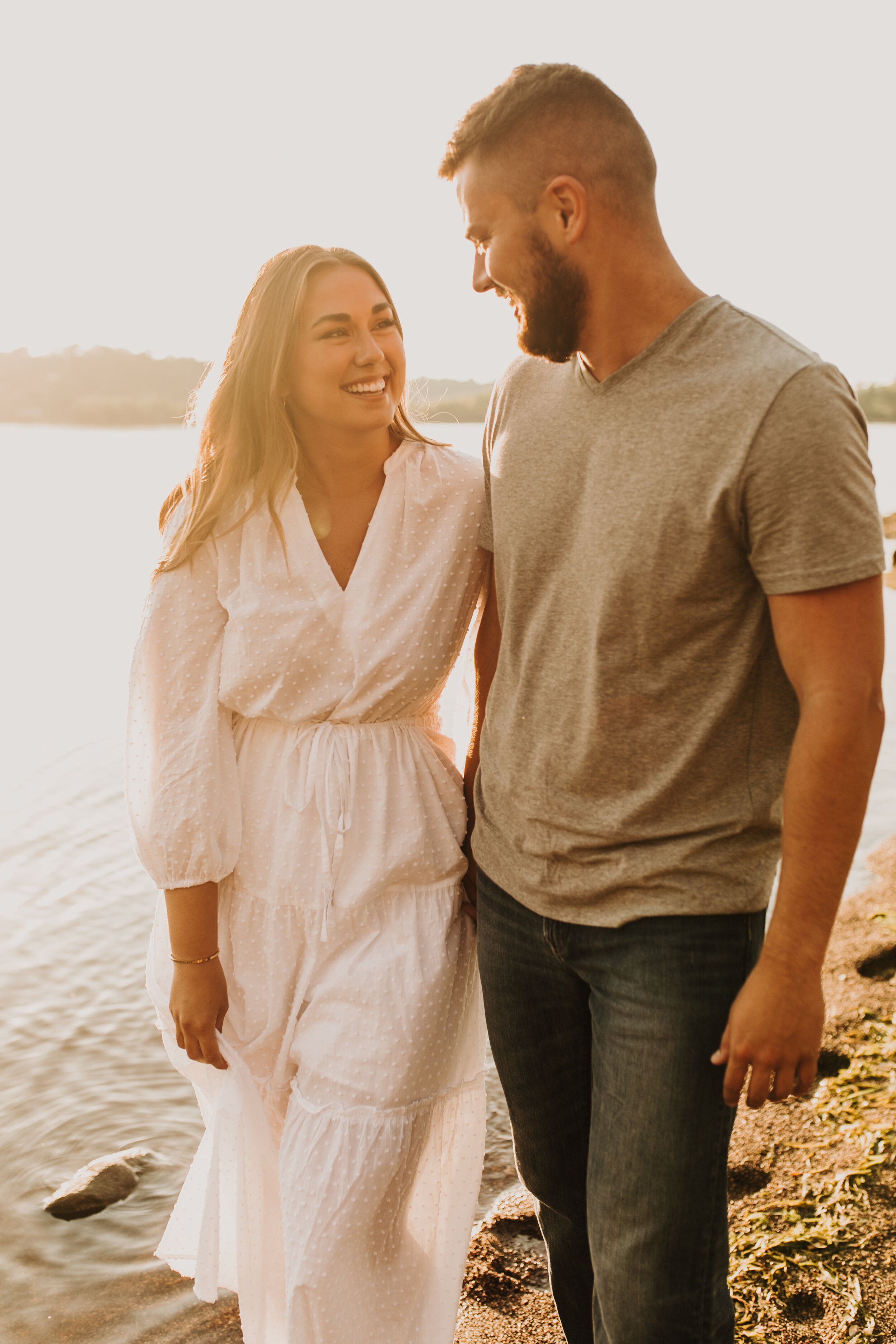  Hudson WI engagement session. St Croix River engagement session. Sunset engagement session. Sunset engagement session on the river. Western Wisconsin engagement photographer. Wisconsin wedding photographer. Dreamy golden sunset engagement session. W