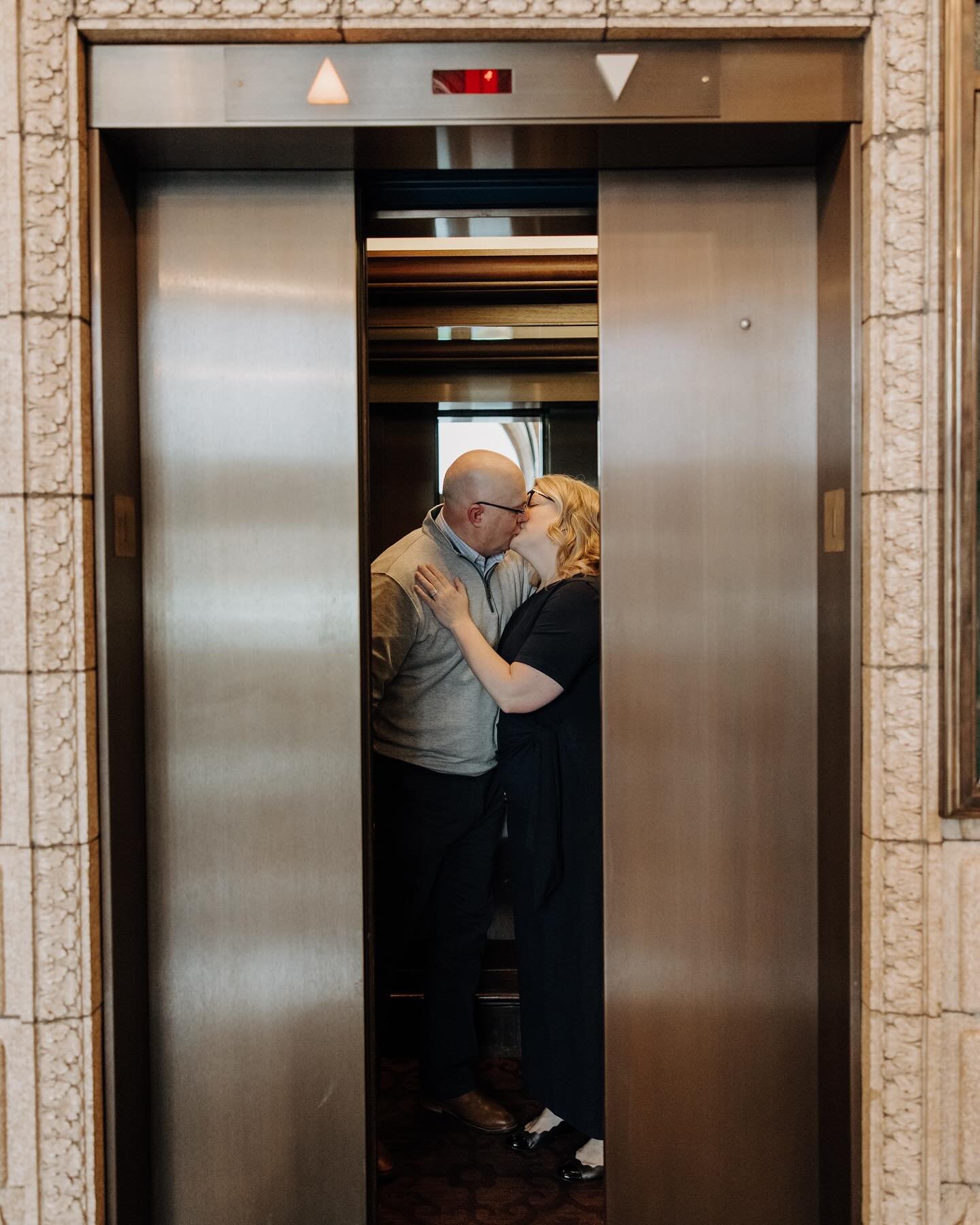 Caught some cuties making out in the elevator 😏
.
.
.
#stpaulengagementphotographer #stpaulengagement #stpaulweddingphotographer #minneapolisweddingphotographer #minneapolisengagement #minneapolisengagementphotographer #twincitiesweddingphotographer