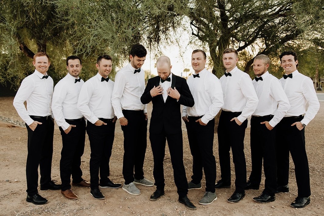 Let&rsquo;s hear it for the boyyyyyssssss 🔥
.
.
.
#phoenixwedding #phoenixweddingphotographer #scottsdalewedding #scottsdaleweddingphotographer #arizonadestinationwedding #phoenixdestinationwedding #arizonadestinationweddingphotographer #azdestinati