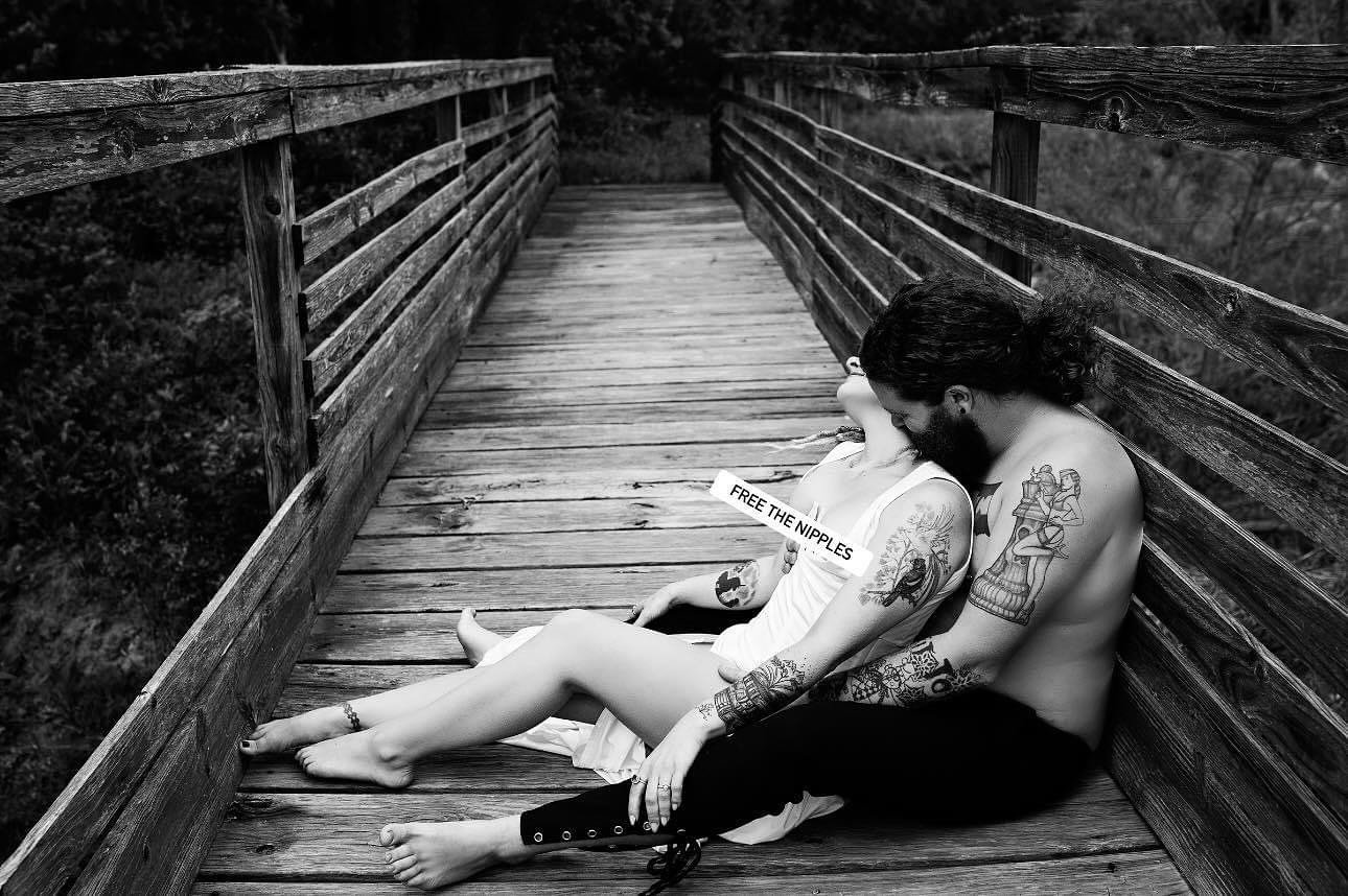 We have one available date left to book either one of our indoor or outdoor mini session spots! These are great for last minute sexy Christmas gifts. 

 $399 MINI SESSIONS 
  20 Minute Session
5 fully edited digital images with print release
1 outfit