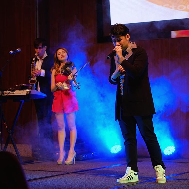 I usually don’t sing on stage...
—
But it’s definitely nice to do once in awhile. Just like playing piano. You definitely feel more connected to music when you perform. Sometimes as a producer/engineer, it’s easy to forget the adrenaline ✊🏻✊🏻