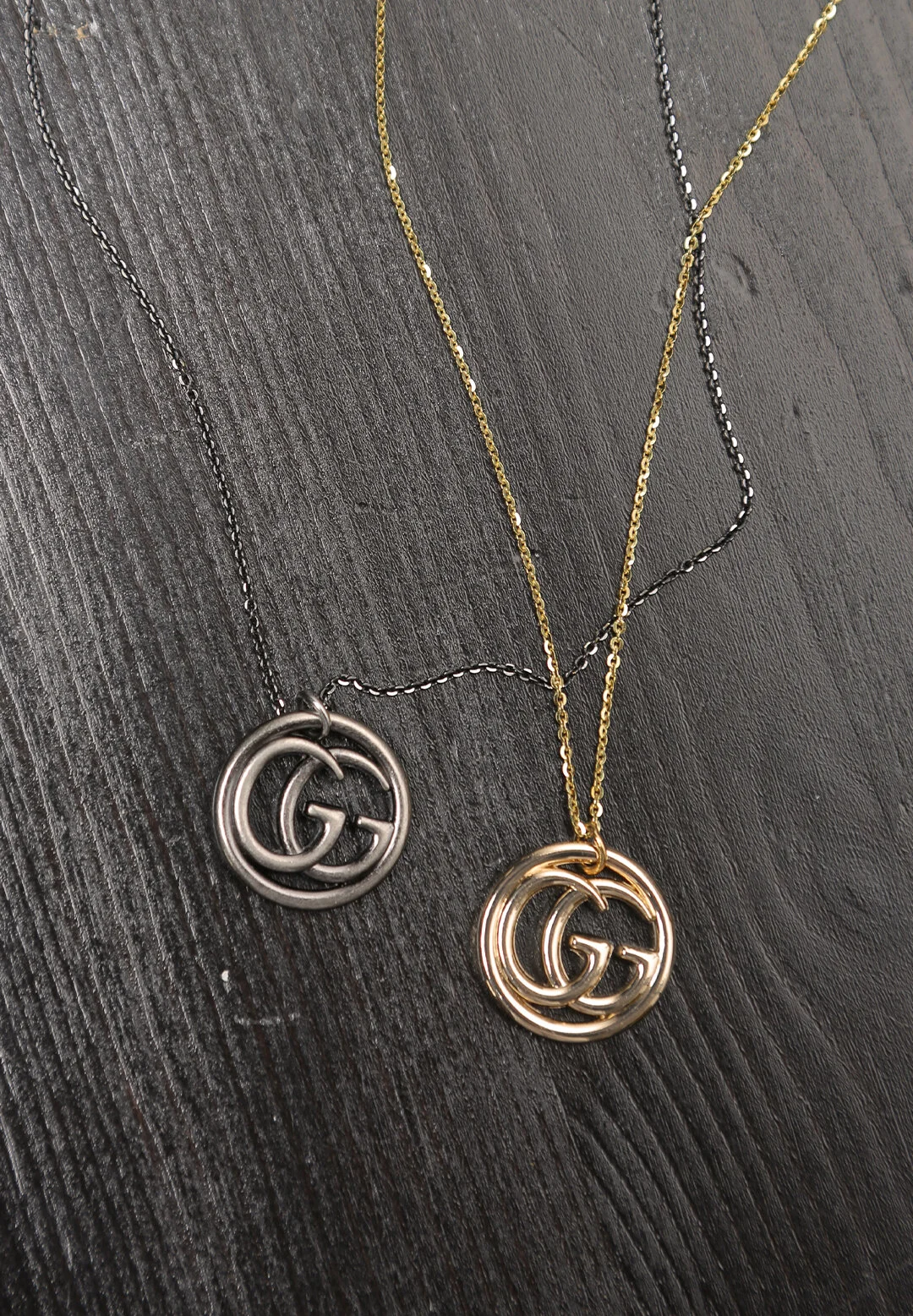 gucci button necklace