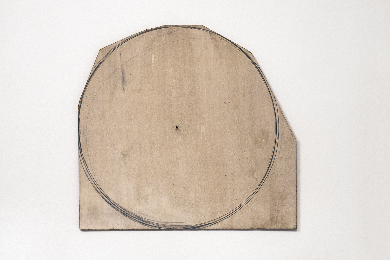  Nahum Tevet, Circle, 1974. Pencil and acrylic-based house paint on plywood, 23 1/4 x 21 7/16 in (58 x 54.5 cm). Collection of the artist. Photo by Polite Photographic, courtesy of the Hunter College Art Galleries and the artist.    