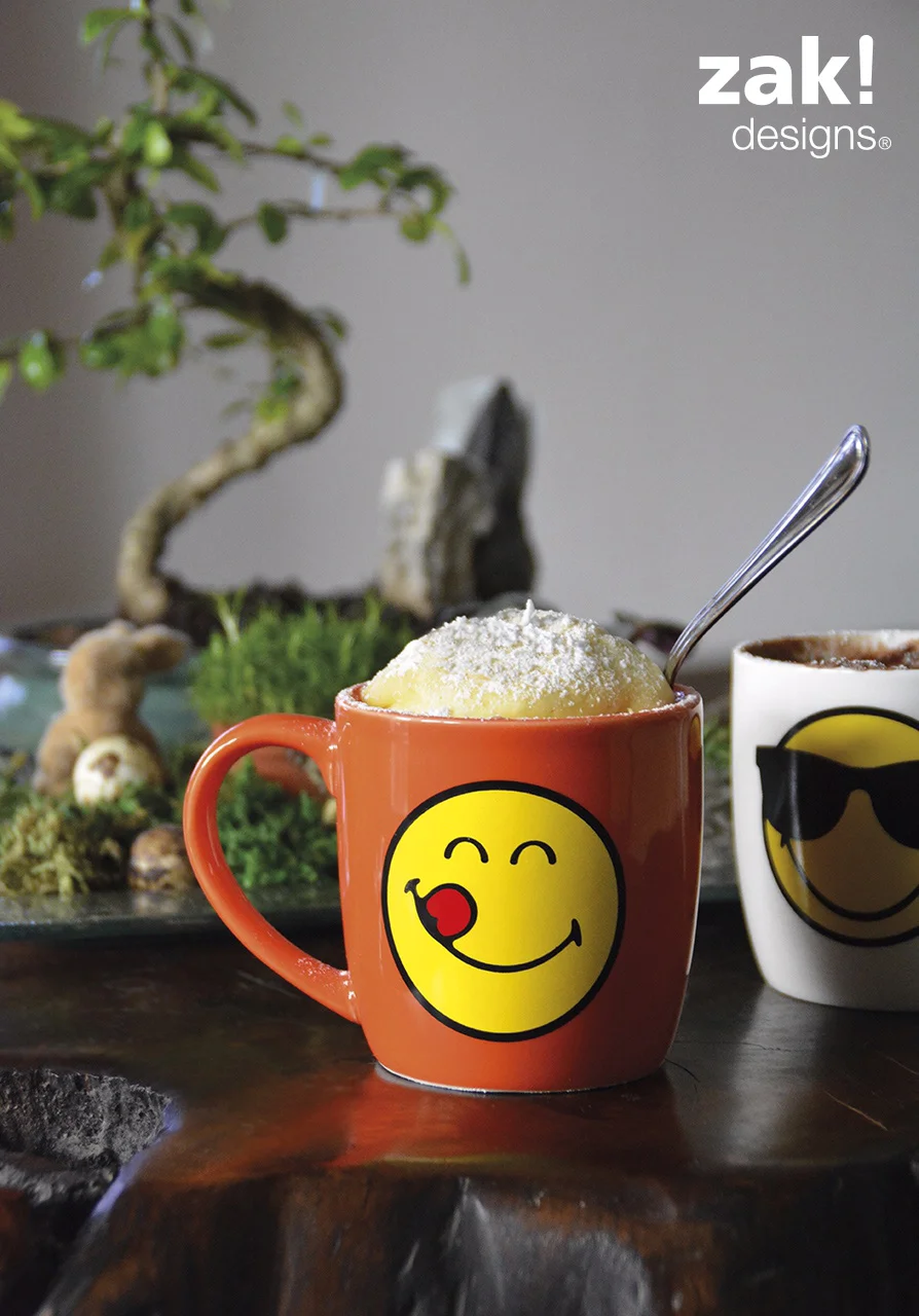 Lifestyle_Smiley_Tassenkuchen(with-logo).jpg