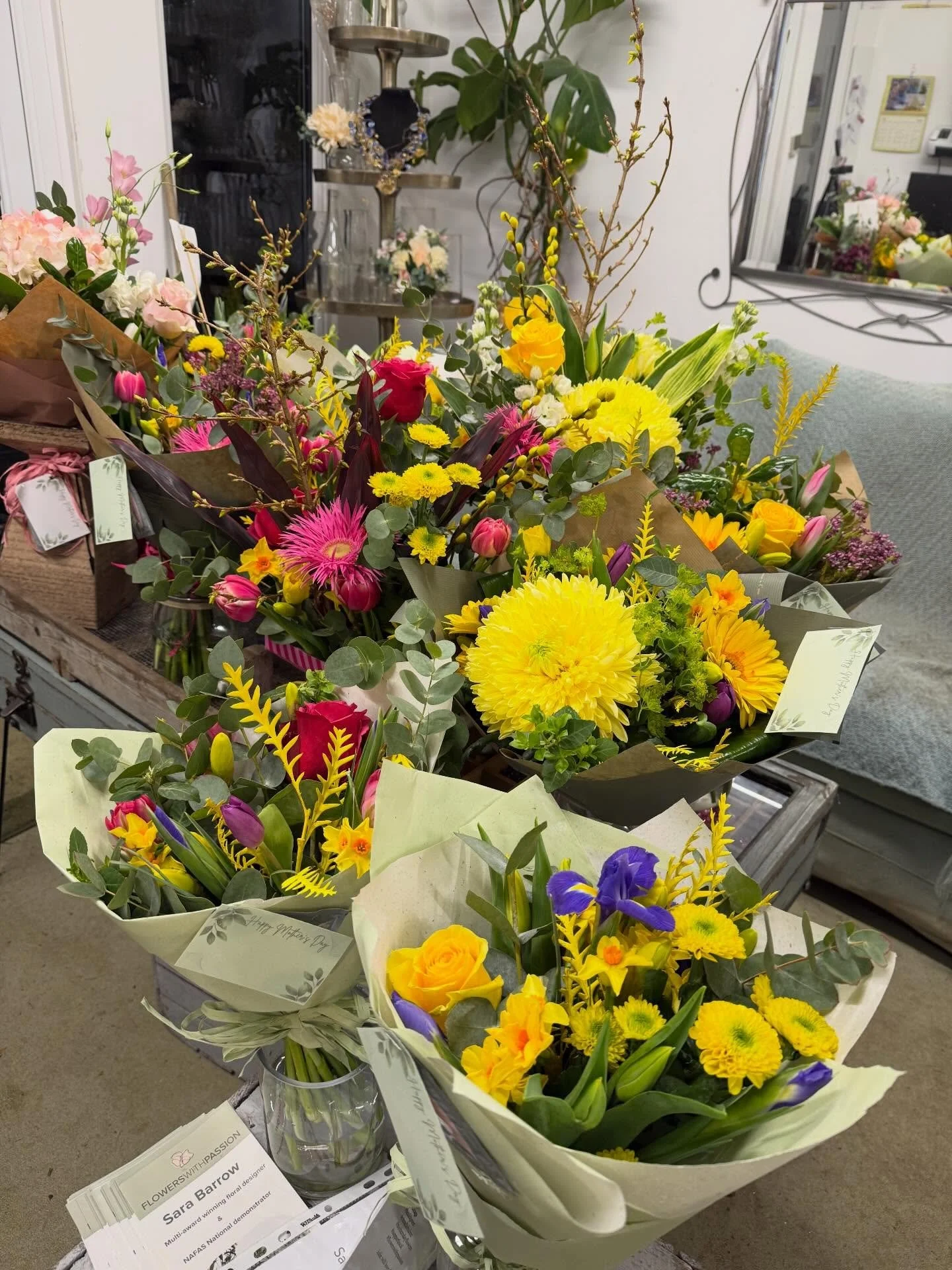 Great news!

I&rsquo;ll be at Nixon&rsquo;s Farm Shop tomorrow with some of these beautiful fresh bouquets available to buy.

Bouquets start from &pound;25 and each one is hand-tied with love 💐

If you&rsquo;re popping by the farm shop, please do co