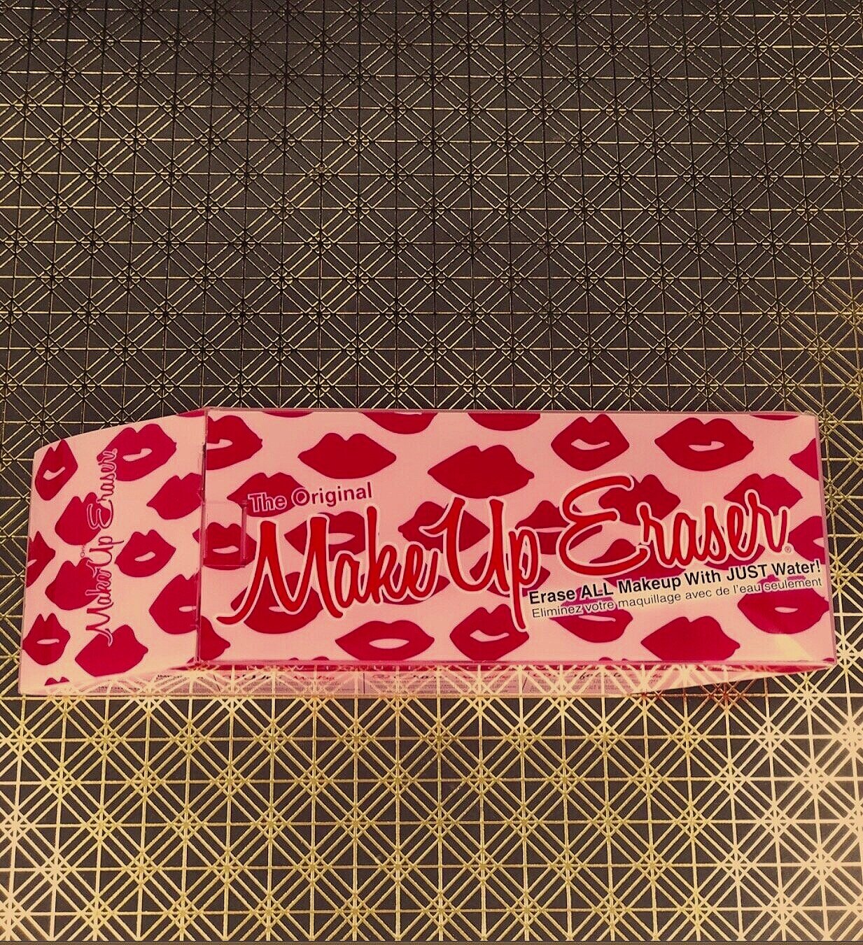 lipsmakeuperaser.jpg