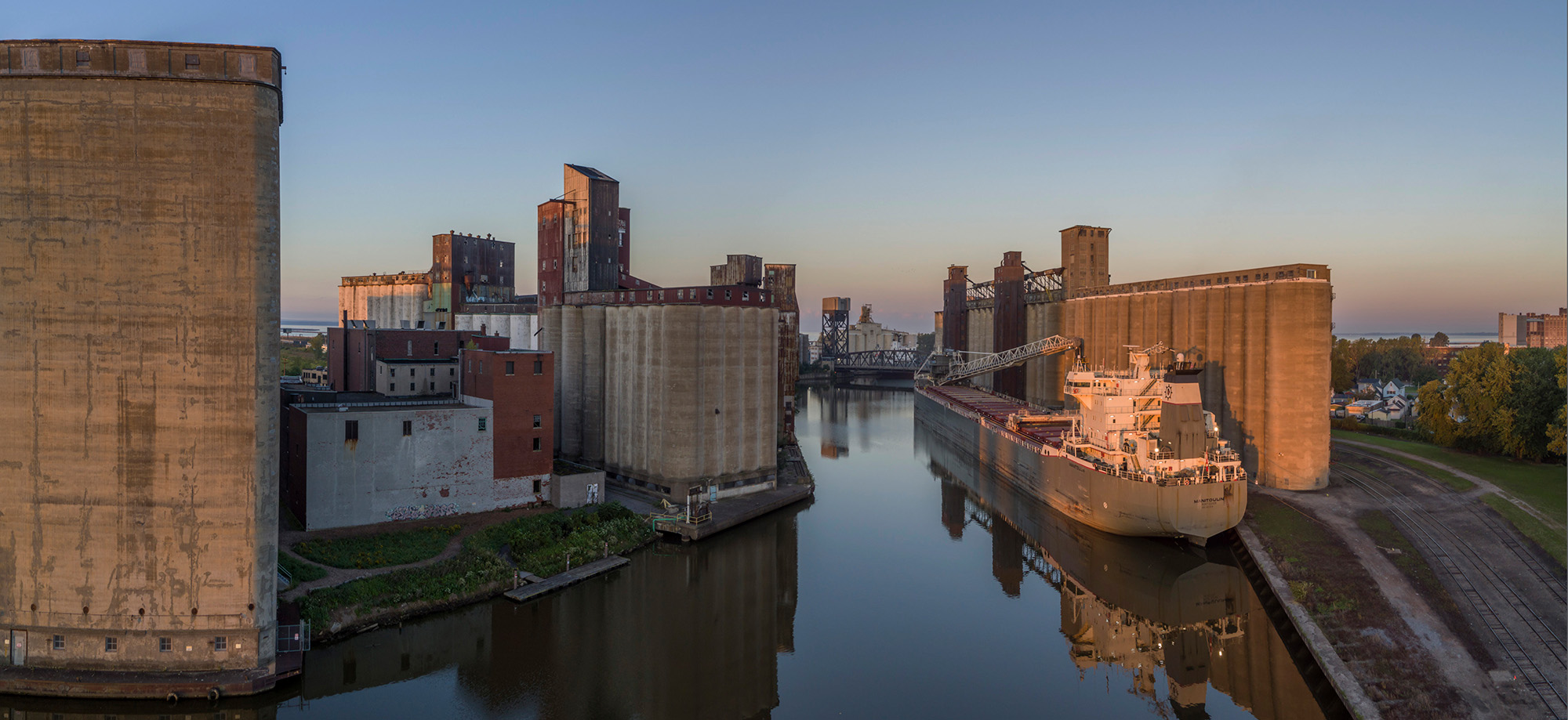 011_Peter_Essick-Buffalo_River_New_York.jpg