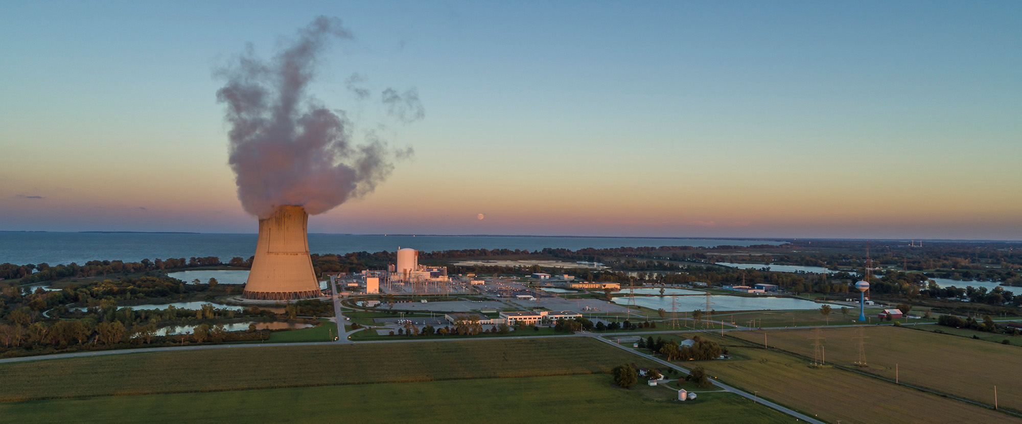 019_Peter_Essick-Nuclear_Power_Plant_Lake_Erie_Ohio.jpg