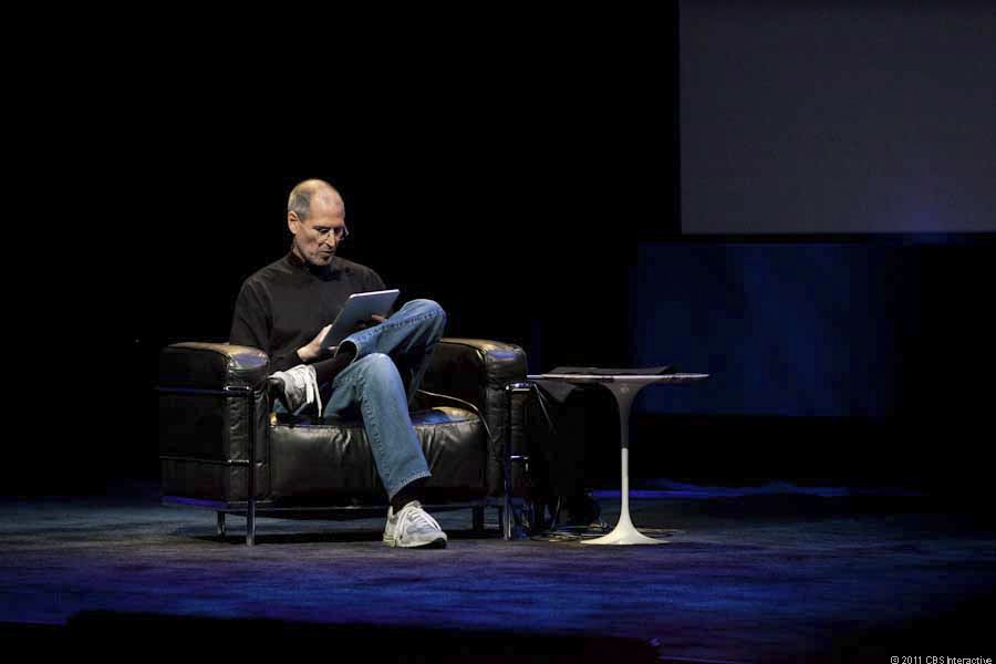 Steve Jobs unveils the iPad. | Photo: CNET