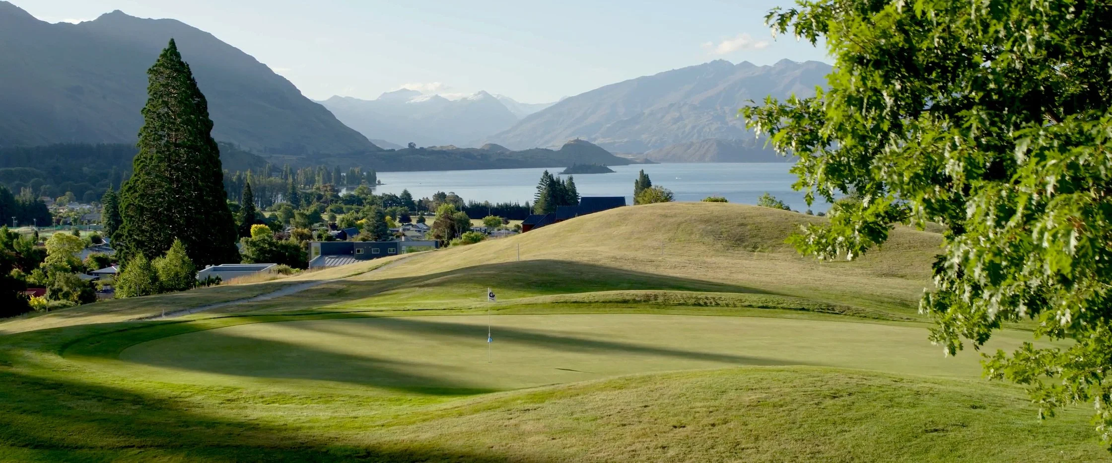 5th+Hole+at+Wanaka+Golf+Course.jpg